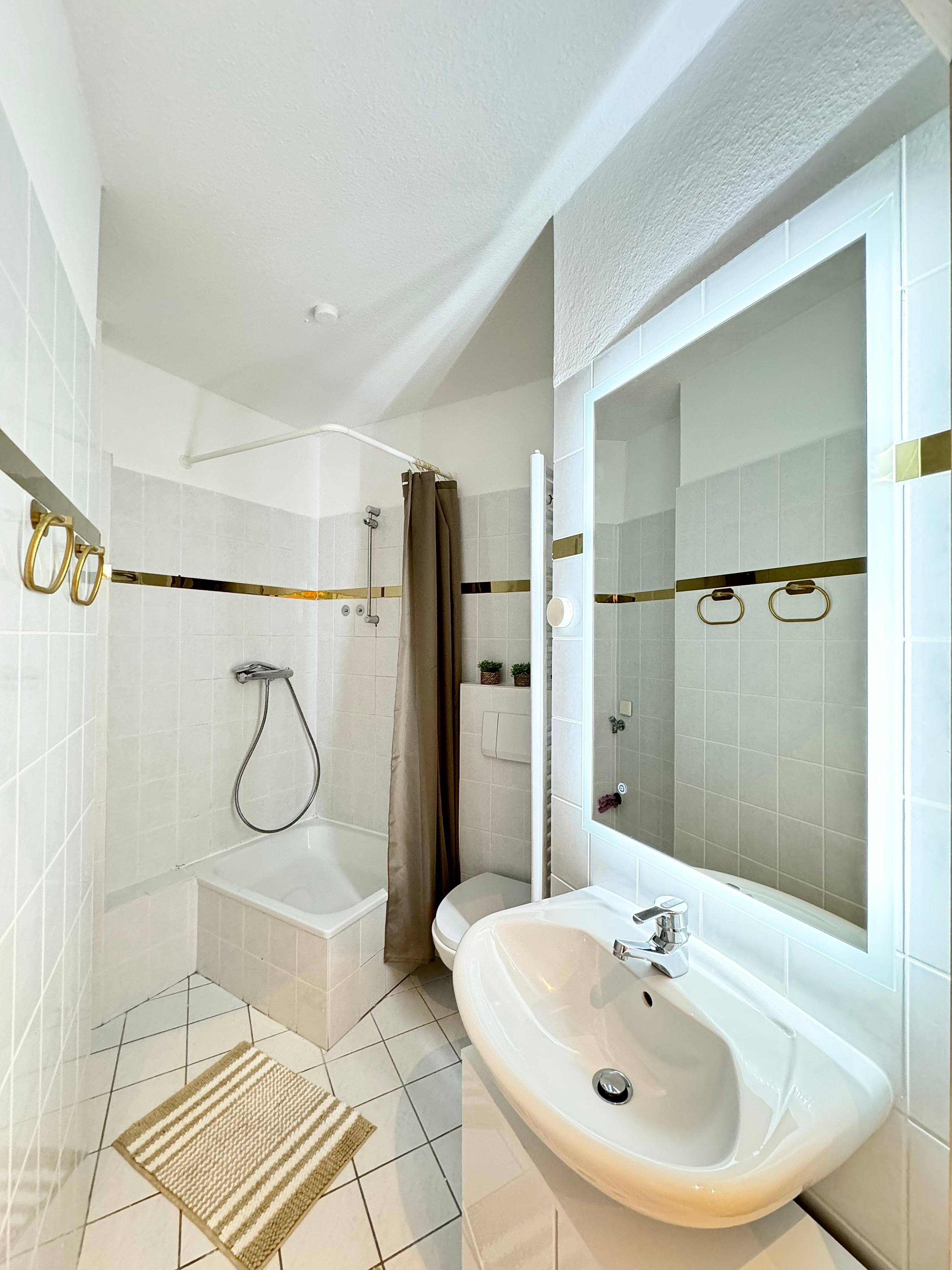  Top Location! Stunning City Apartment | Cinema Screen | WiFi  -  Top location! Stunning city apartment | Cinema screen | WiFi  - Gallery -  3