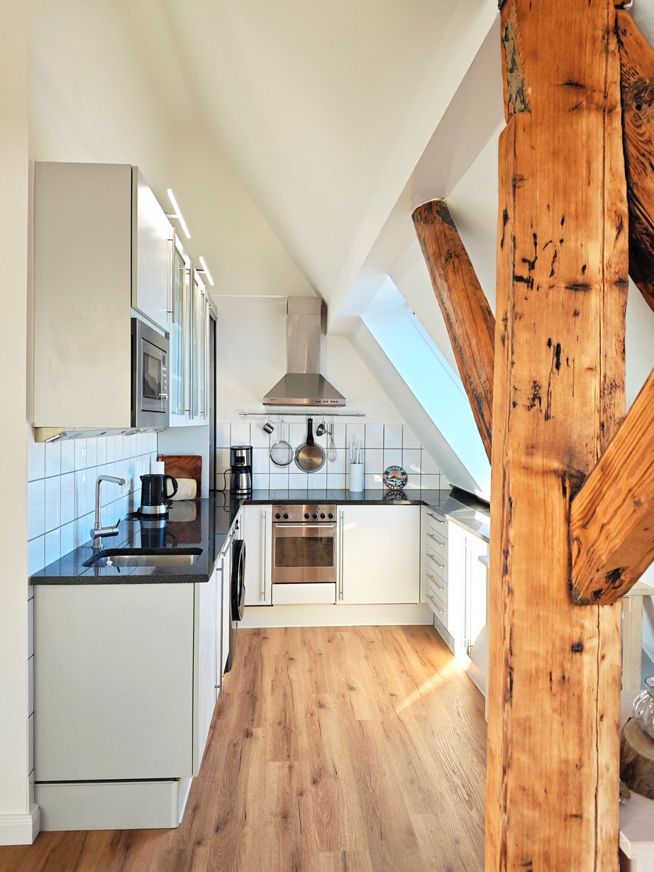  Charming Attic Apartment With Balcony, Furnished, Close To Düsseldorf  -  Charming attic apartment with balcony, furnished, close to Düsseldorf  - Gallery -  11