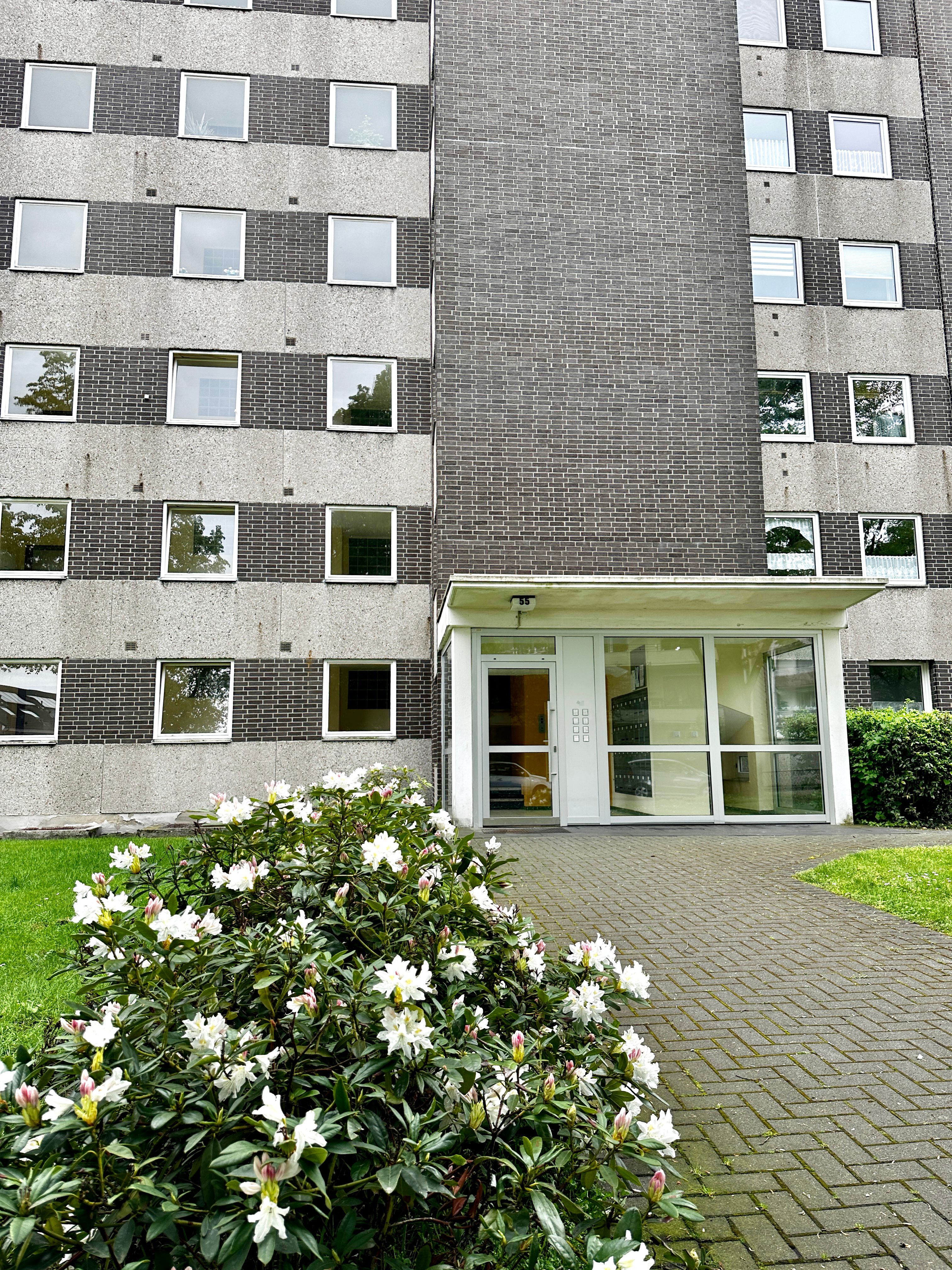 First Occupancy, FURNISHED: Bright 2-Room Flat W Balcony In Ratingen-Süd, Stylish W Upscale Equipmen - 5