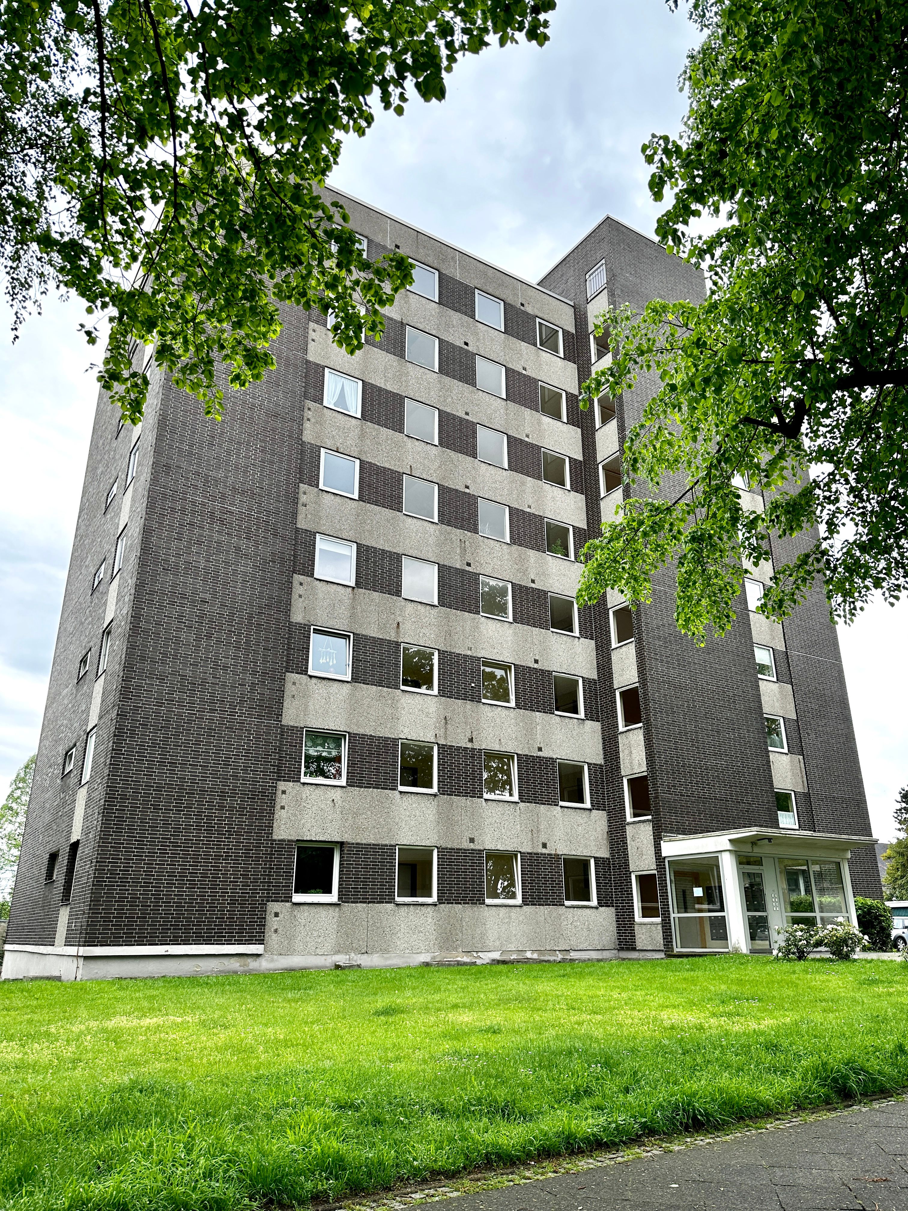 First Occupancy, FURNISHED: Bright 2-Room Flat W Balcony In Ratingen-Süd, Stylish W Upscale Equipmen - 6