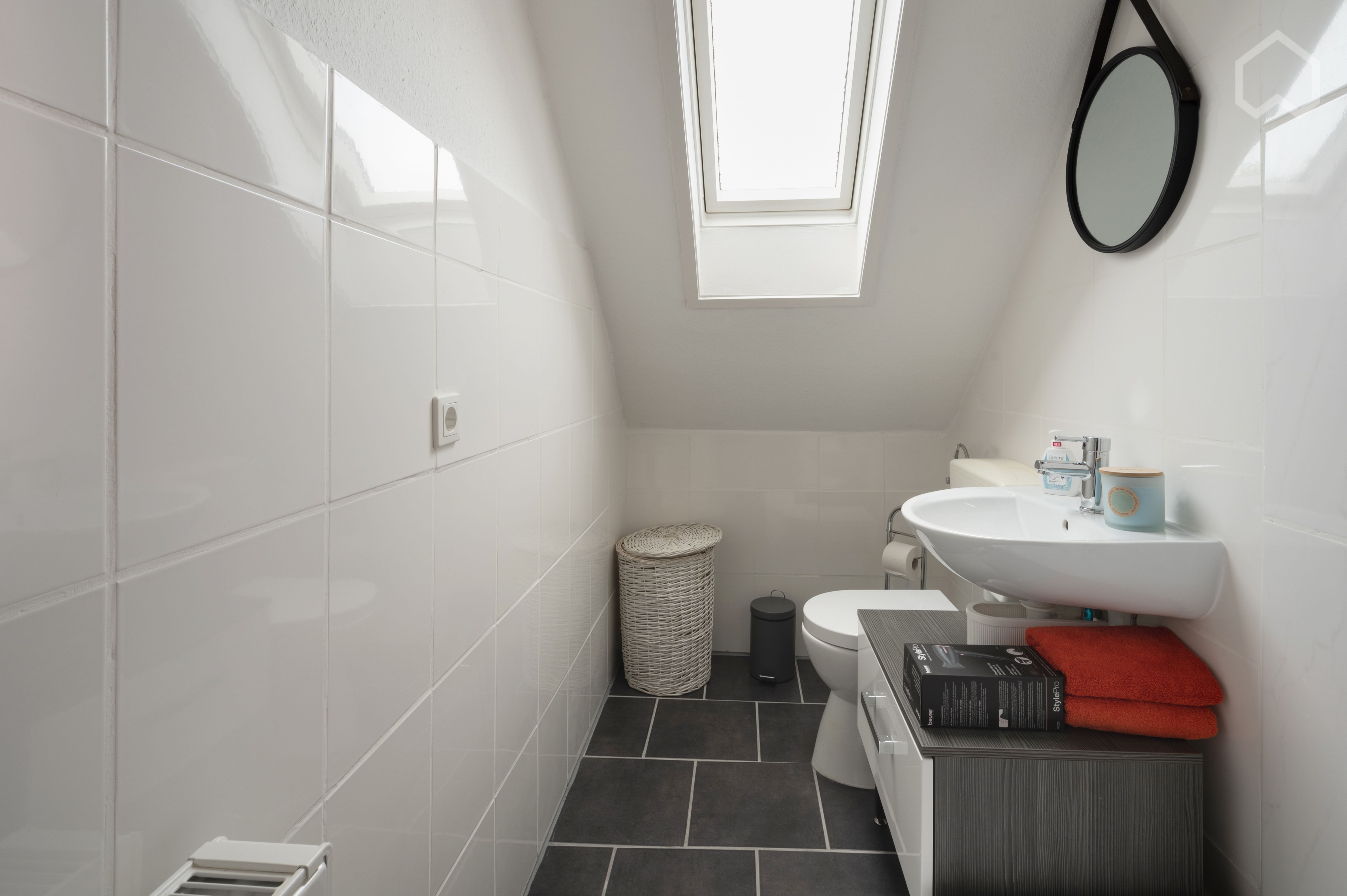  Newly Renovated Apartment In Central Location Of Oberhausen With Parking Space  -  Newly renovated apartment in central location of Oberhausen with parking space  - Gallery -  6