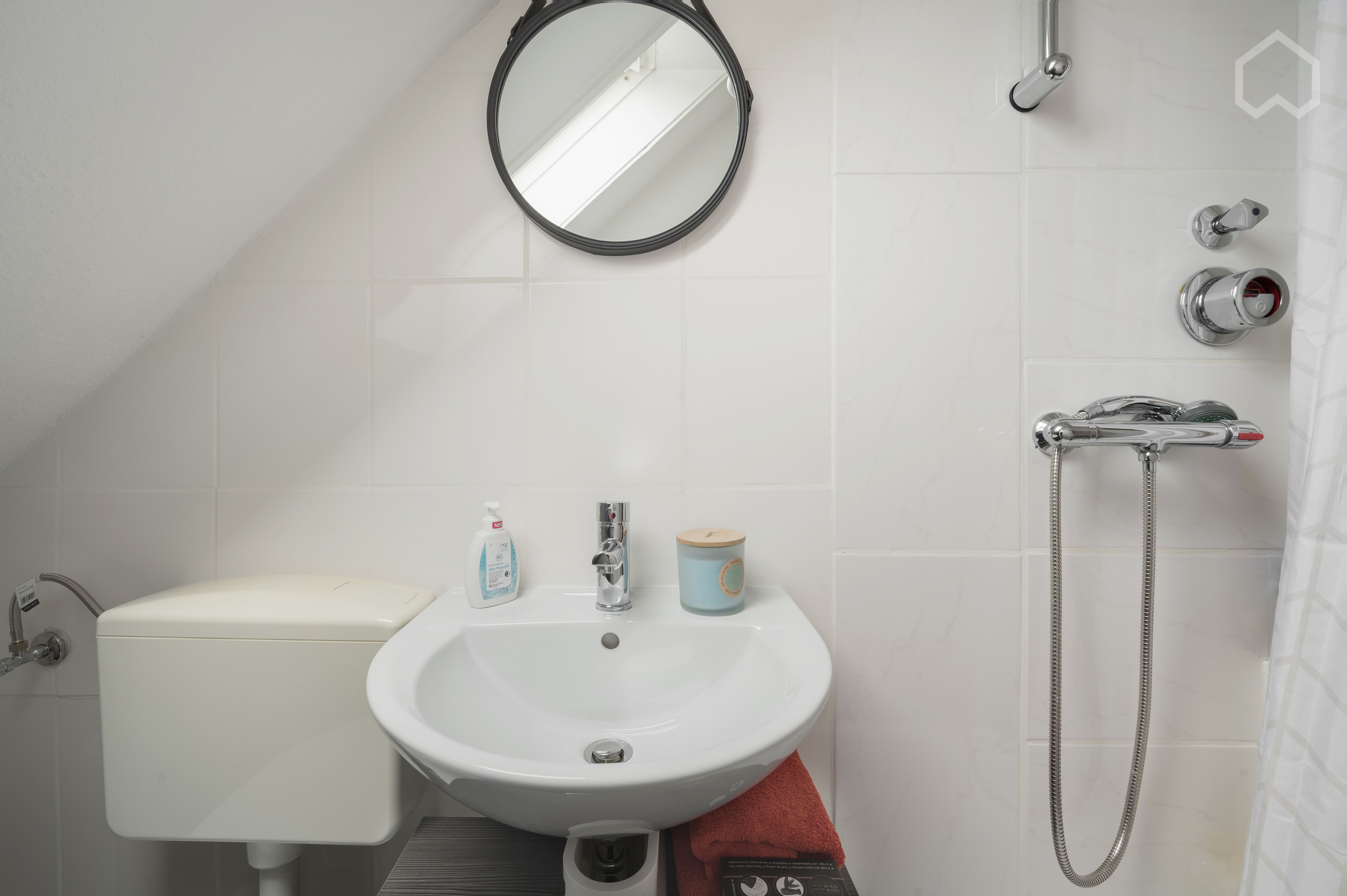  Newly Renovated Apartment In Central Location Of Oberhausen With Parking Space  -  Newly renovated apartment in central location of Oberhausen with parking space  - Gallery -  5