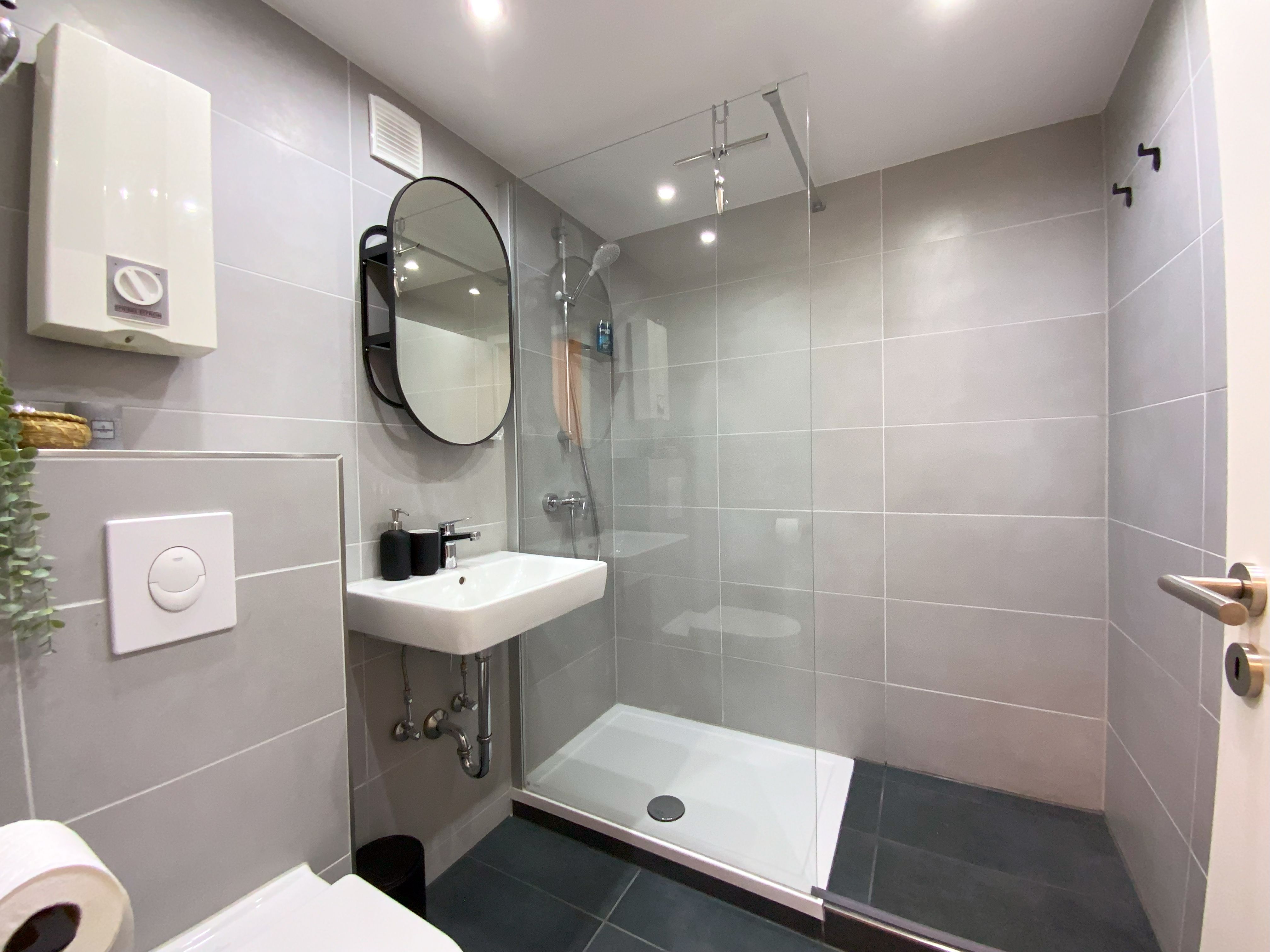  Modern Living In Ratingen: Stylish Apartment Close To Düsseldorf  -  Modern Living in Ratingen: Stylish Apartment Close to Düsseldorf  - Gallery -  4
