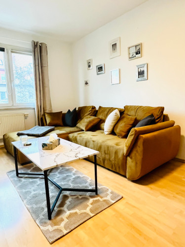 Modern 3 room apartment with balcony, WiFi, kitchen & smart TV - Gallery - 3