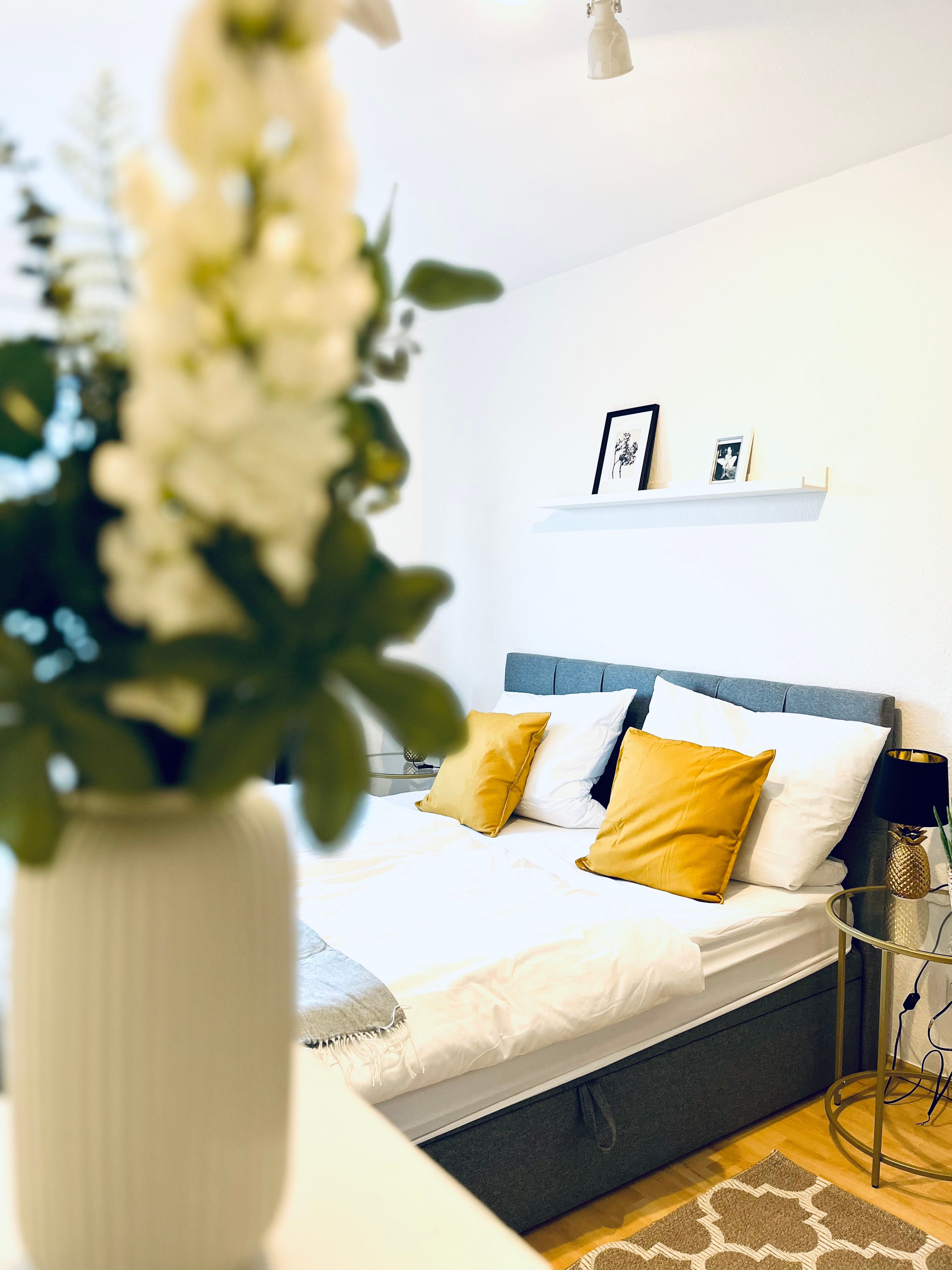 Modern 3 Room Apartment With Balcony, WiFi, Kitchen & Smart TV - 13