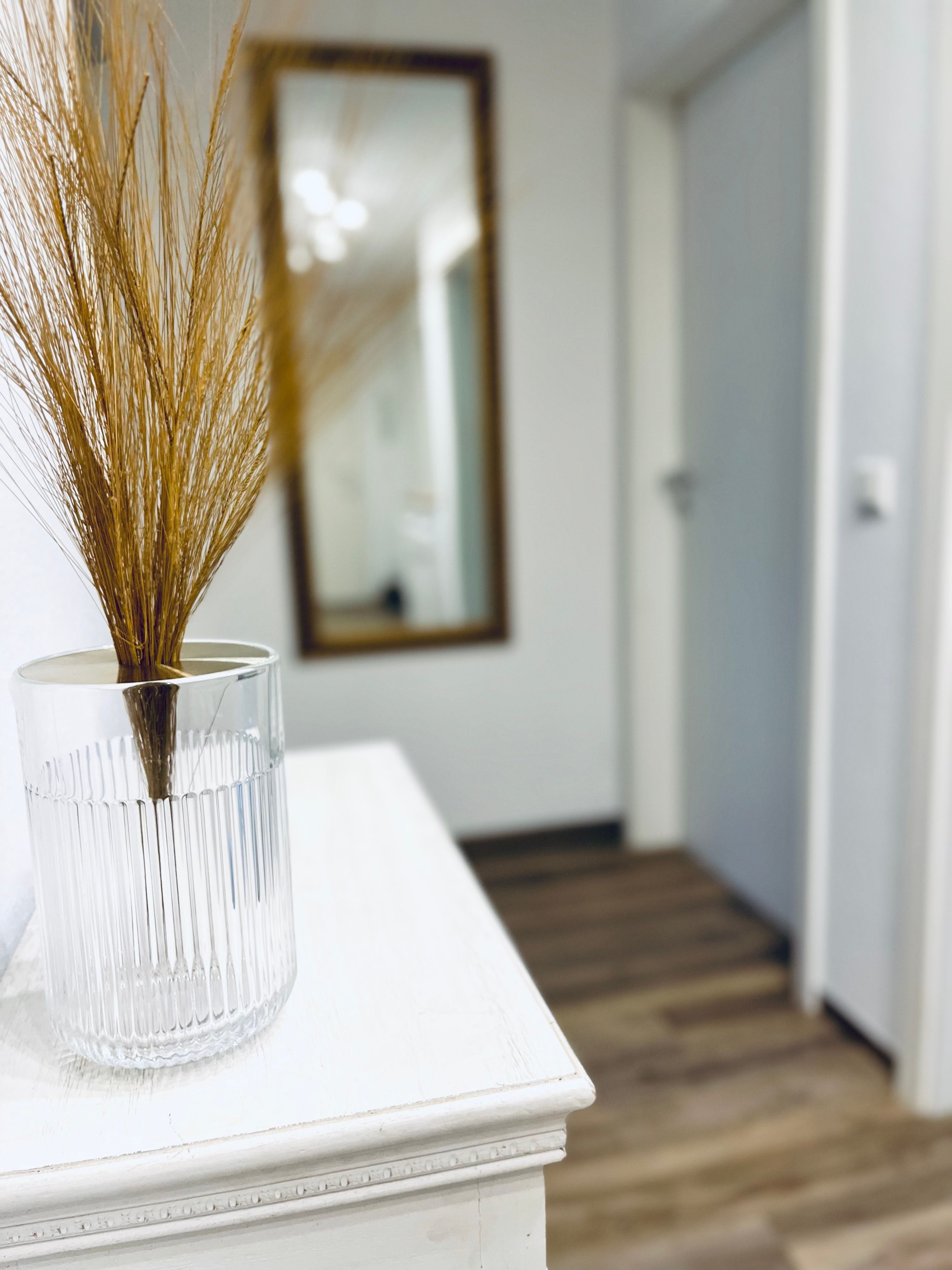 Modern 3 Room Apartment With Balcony, WiFi, Kitchen & Smart TV - 8