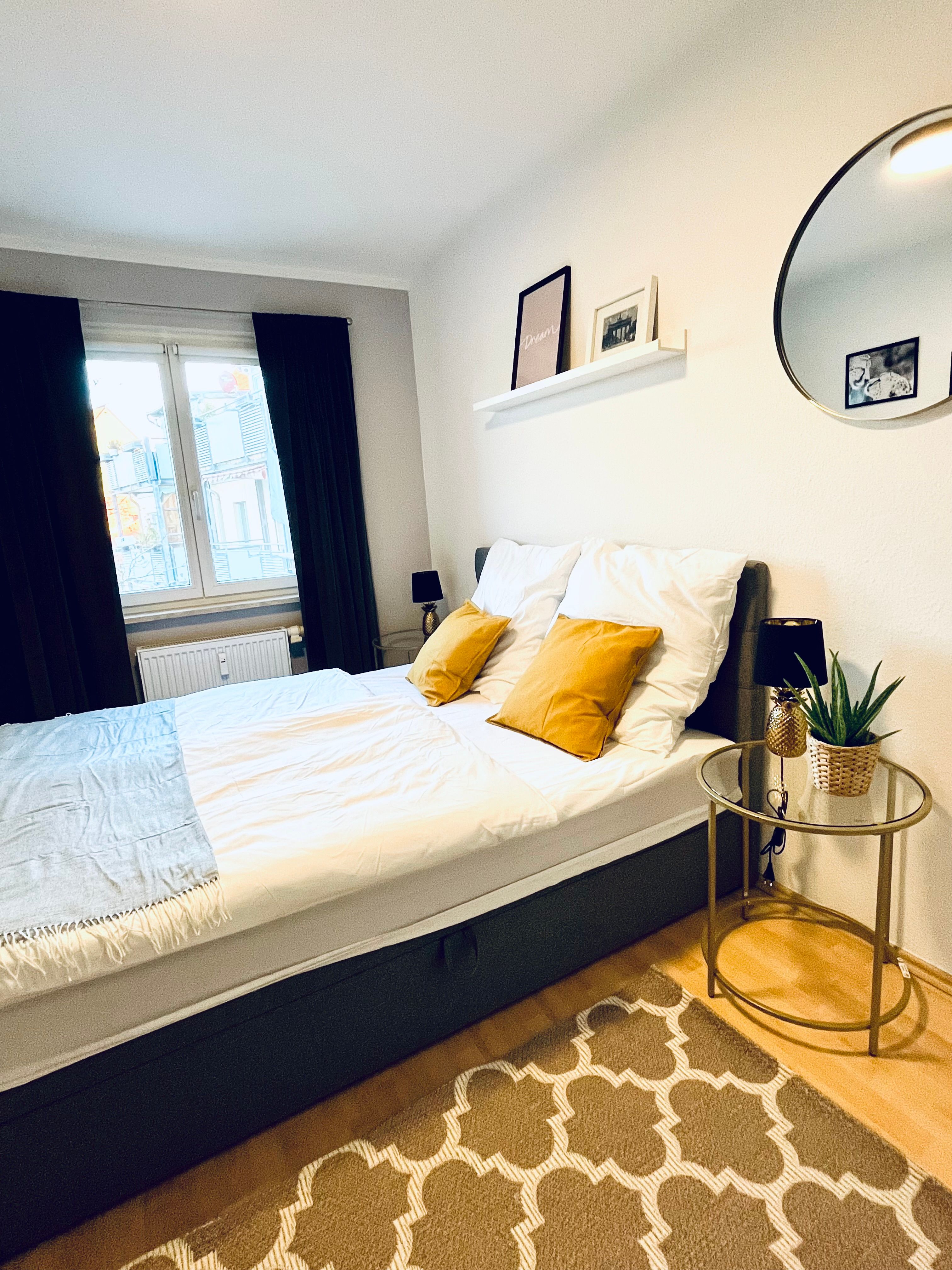 Modern 3 Room Apartment With Balcony, WiFi, Kitchen & Smart TV - 15