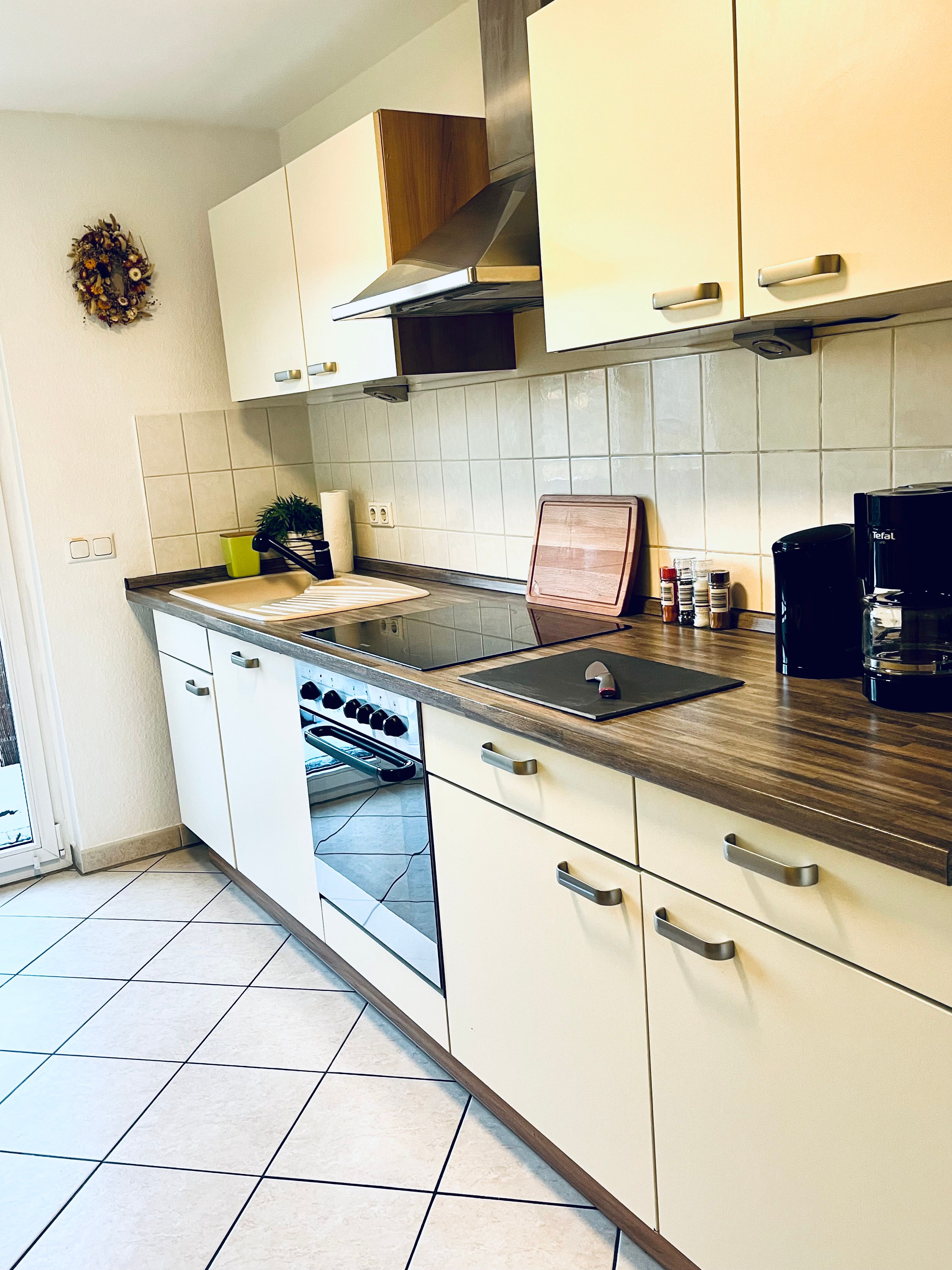 Modern 3 Room Apartment With Balcony, WiFi, Kitchen & Smart TV - 5