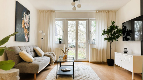 Central Living Meets Nature – Your Perfect Home Away from Home - Gallery - 5