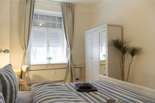 Spacious & central Period-Apartment w/3BR - Gallery - 21