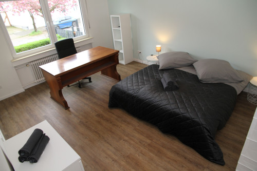 Close to the City, Quiet & Modern: Garden Apartment w/ Terrace - Gallery - 30