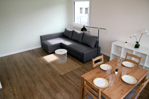 Close to the City, Quiet & Modern: Garden Apartment w/ Terrace - Gallery - 12