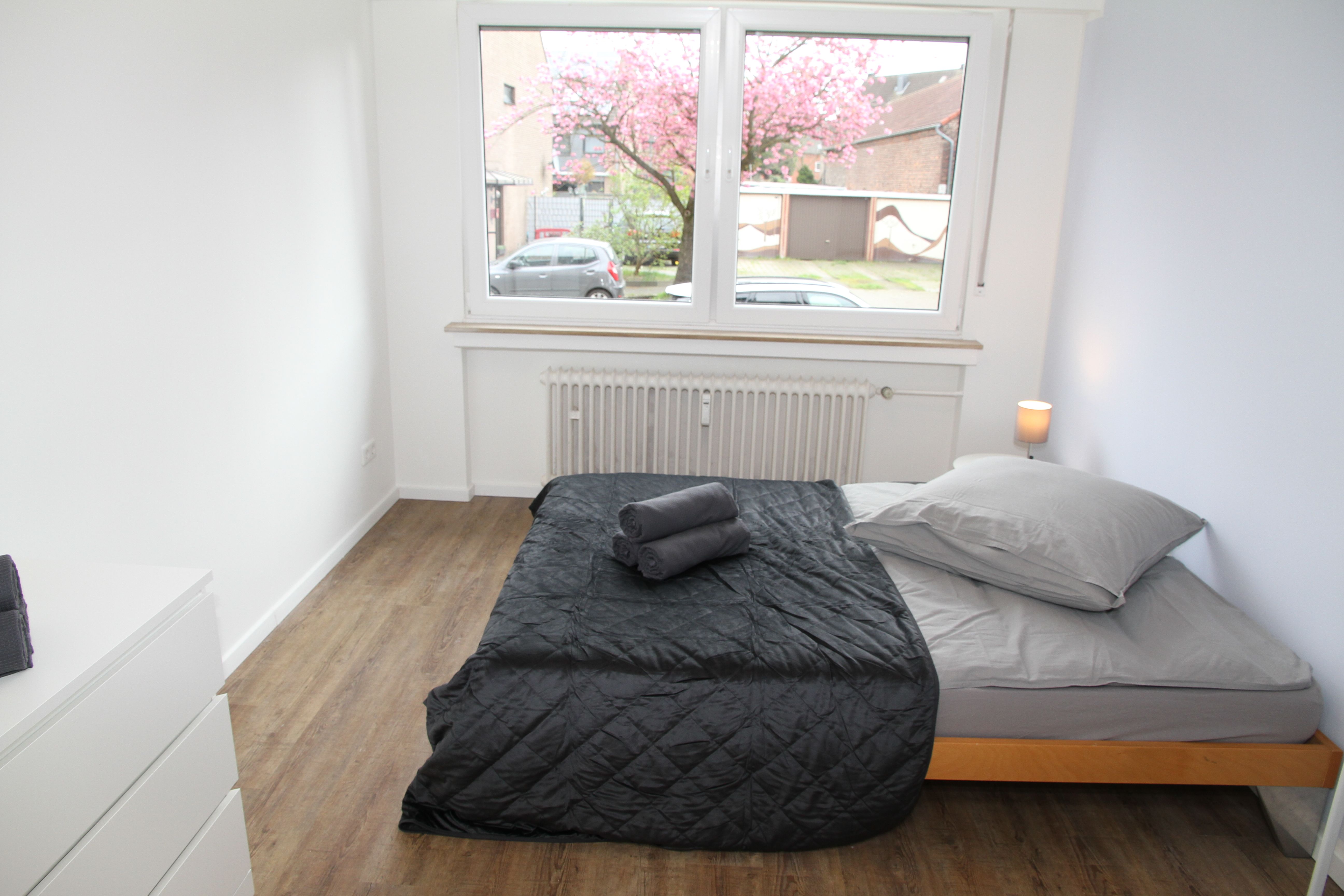 Close To The City, Quiet & Modern: Garden Apartment W/ Terrace - 11