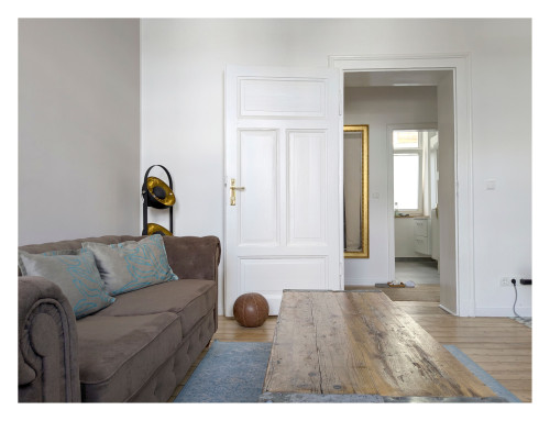 Central 2-room flat in an old building with charm in the List