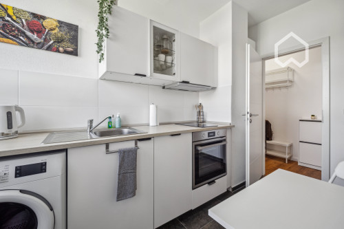 Laubegast · 2-room all-inclusive · renovated 2025 · balcony · Anmeldung & home office