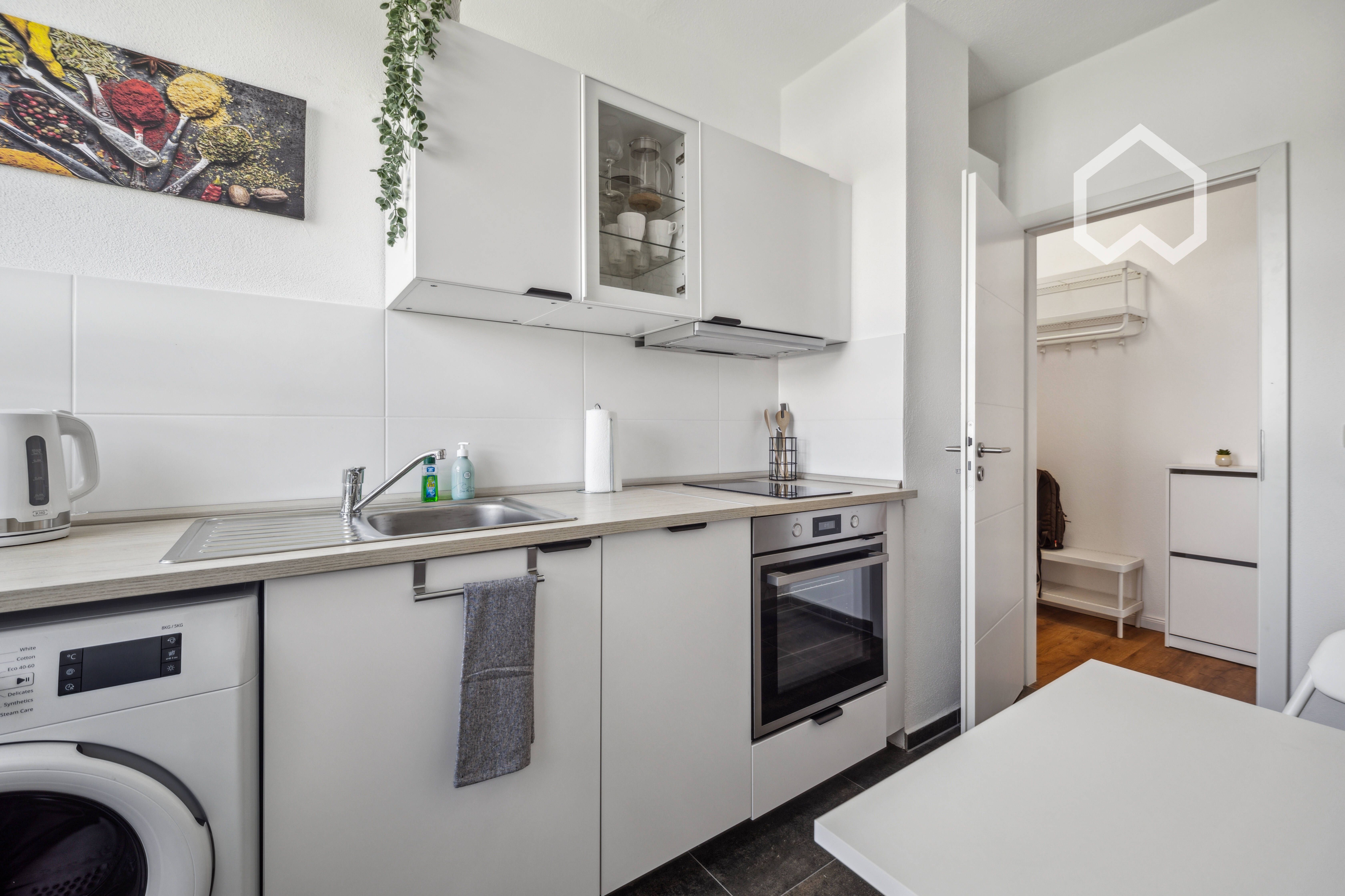  Laubegast · 2-Room All-Inclusive · Renovated 2025 · Balcony · Anmeldung & Home Office  -  Laubegast · 2-room all-inclusive · renovated 2025 · balcony · Anmeldung & home office  - Gallery -  10