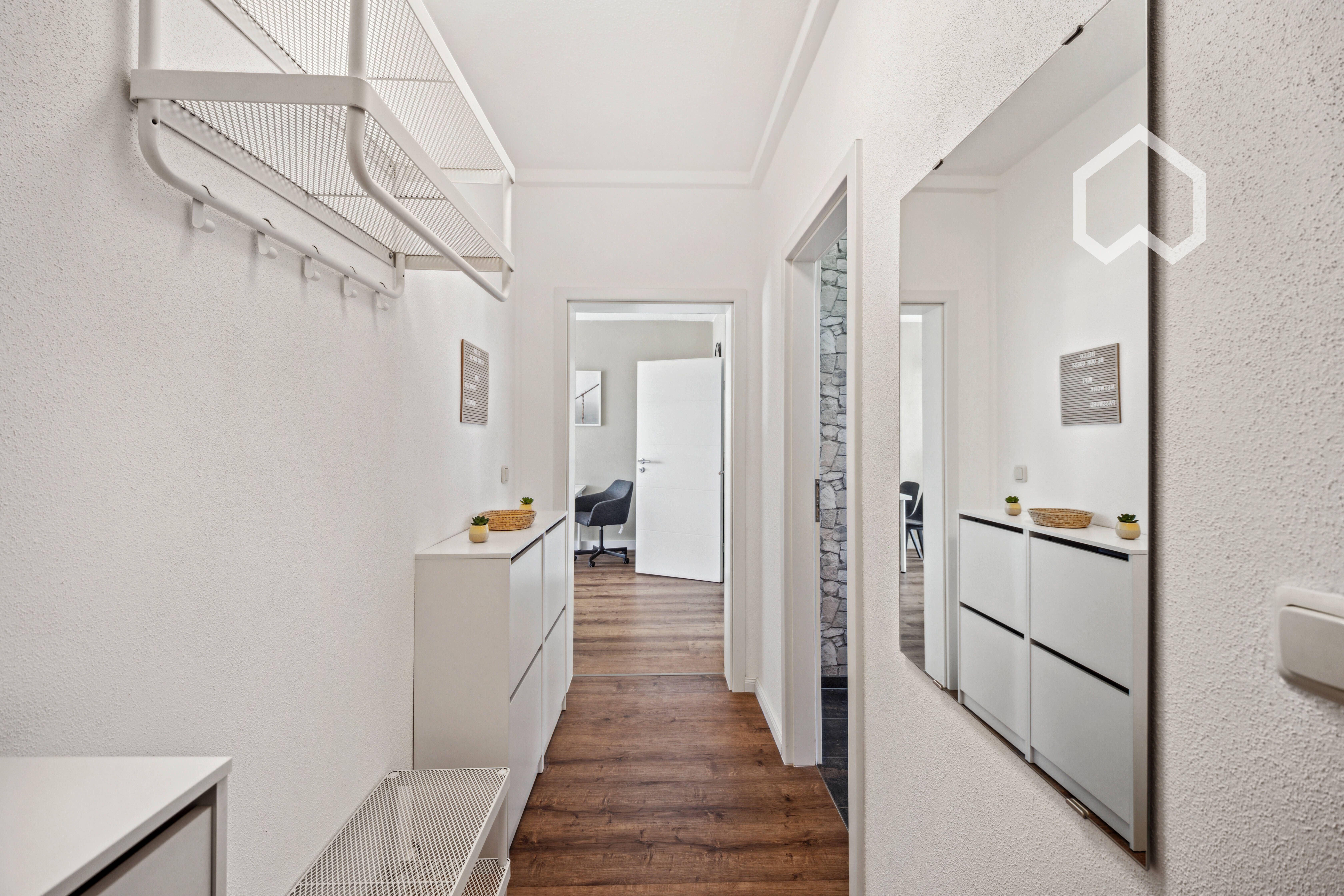  Laubegast · 2-Room All-Inclusive · Renovated 2025 · Balcony · Anmeldung & Home Office  -  Laubegast · 2-room all-inclusive · renovated 2025 · balcony · Anmeldung & home office  - Gallery -  6