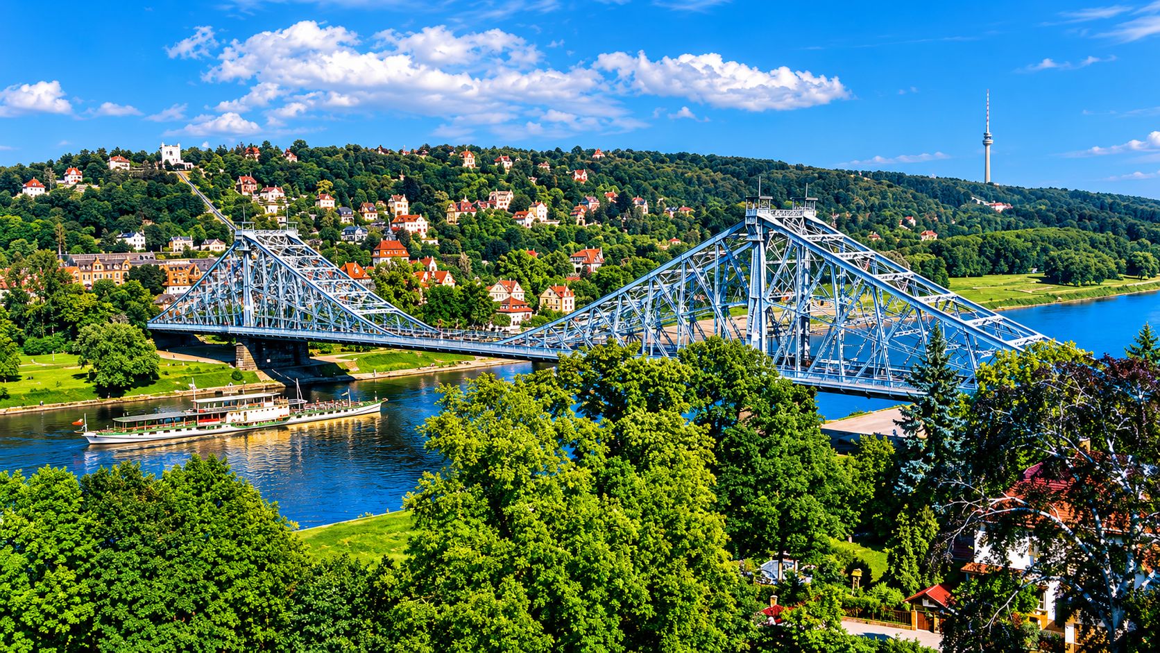  Laubegast · 2-Room All-Inclusive · Renovated 2025 · Balcony · Anmeldung & Home Office  -  Laubegast · 2-room all-inclusive · renovated 2025 · balcony · Anmeldung & home office  - Gallery -  1