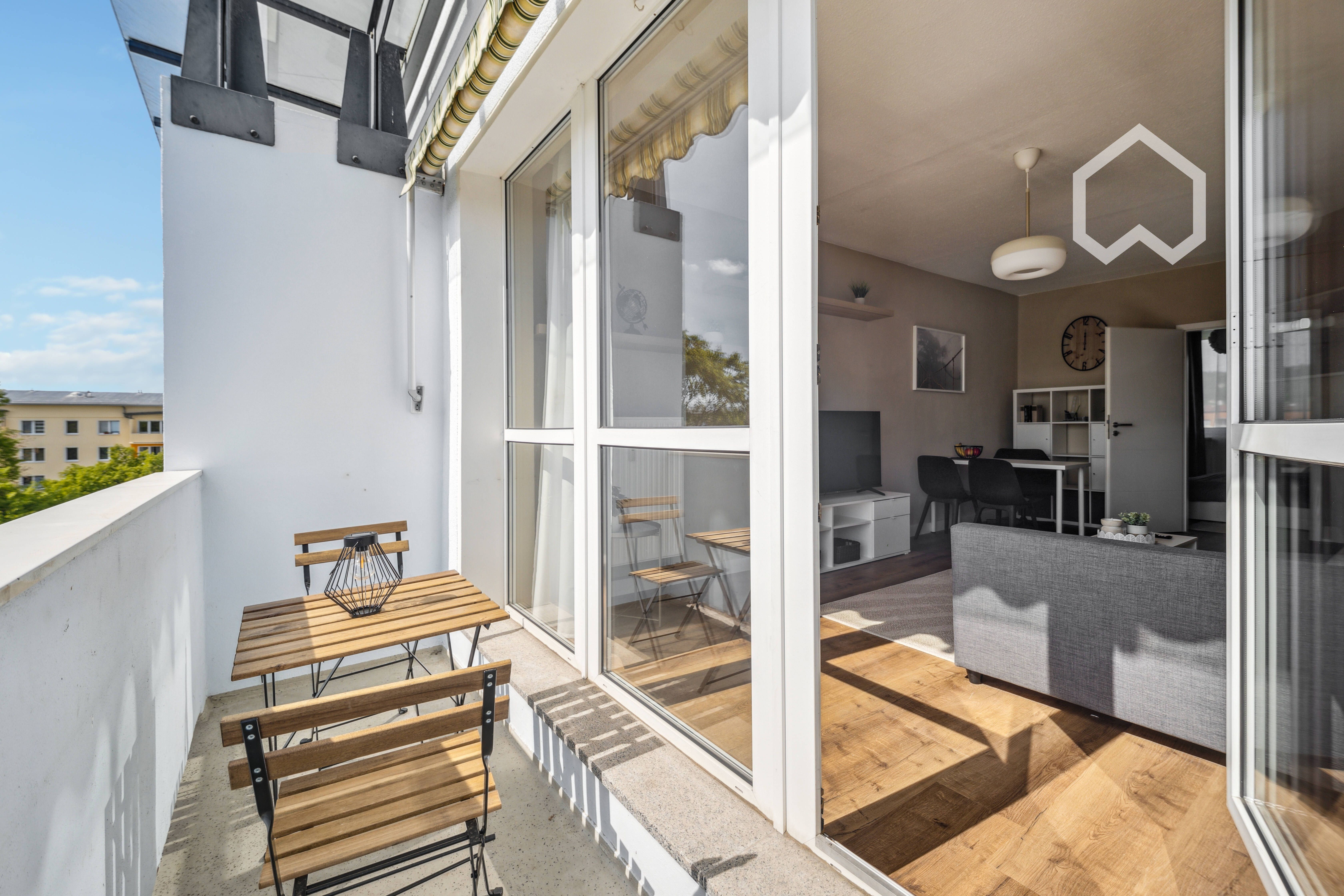  Laubegast · 2-Room All-Inclusive · Renovated 2025 · Balcony · Anmeldung & Home Office  -  Laubegast · 2-room all-inclusive · renovated 2025 · balcony · Anmeldung & home office  - Gallery -  20
