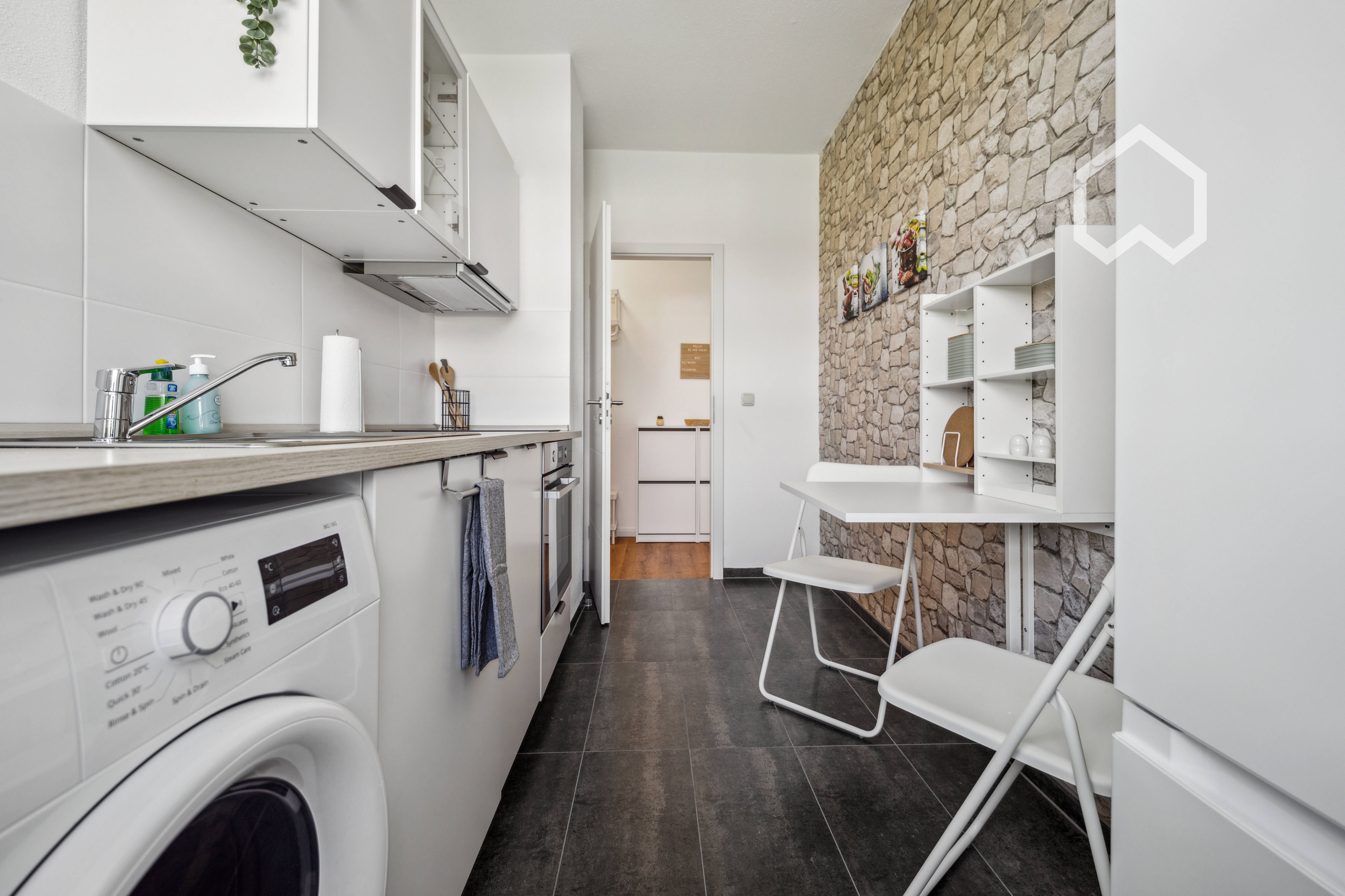  Laubegast · 2-Room All-Inclusive · Renovated 2025 · Balcony · Anmeldung & Home Office  -  Laubegast · 2-room all-inclusive · renovated 2025 · balcony · Anmeldung & home office  - Gallery -  9