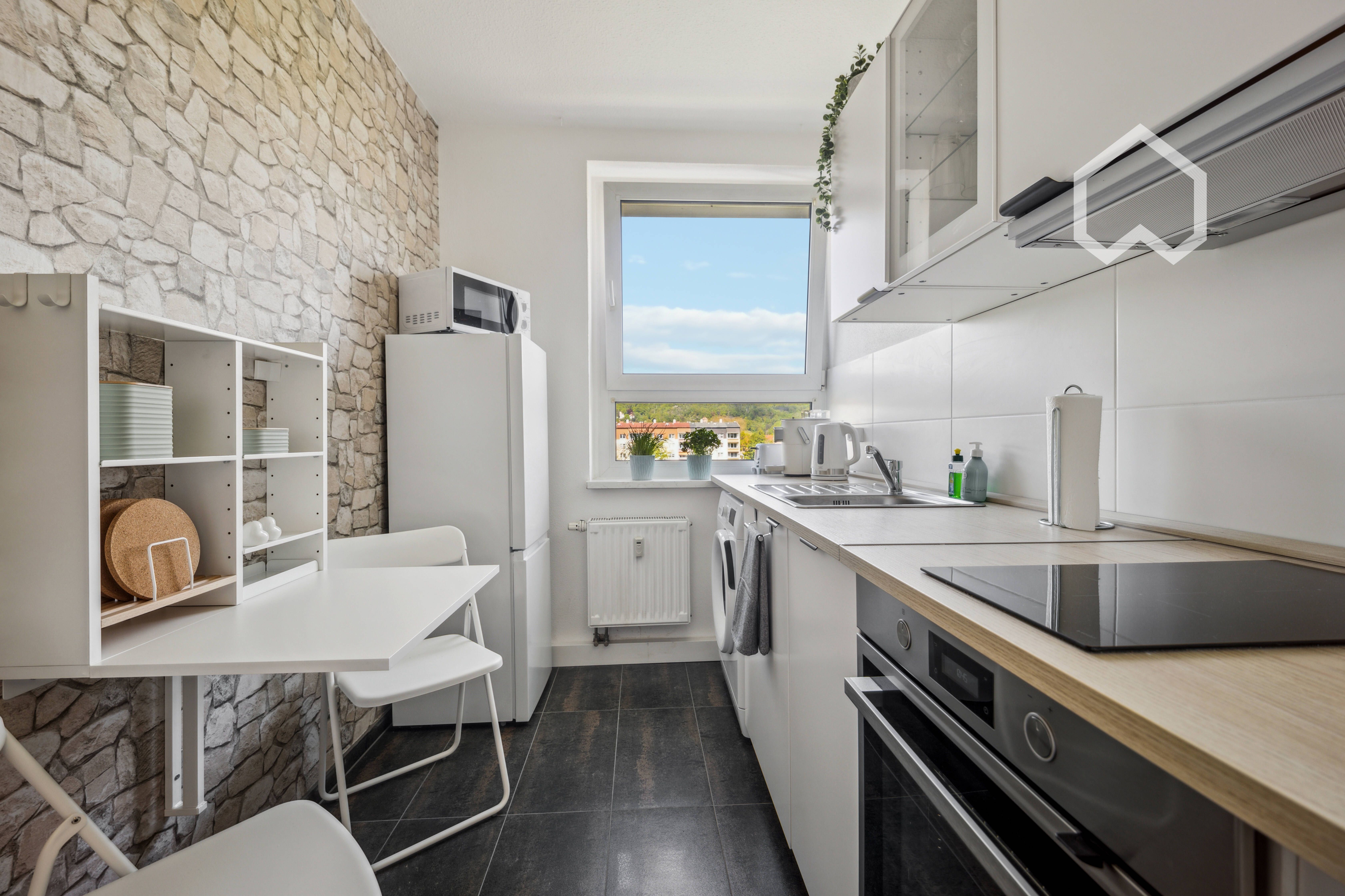  Laubegast · 2-Room All-Inclusive · Renovated 2025 · Balcony · Anmeldung & Home Office  -  Laubegast · 2-room all-inclusive · renovated 2025 · balcony · Anmeldung & home office  - Gallery -  11