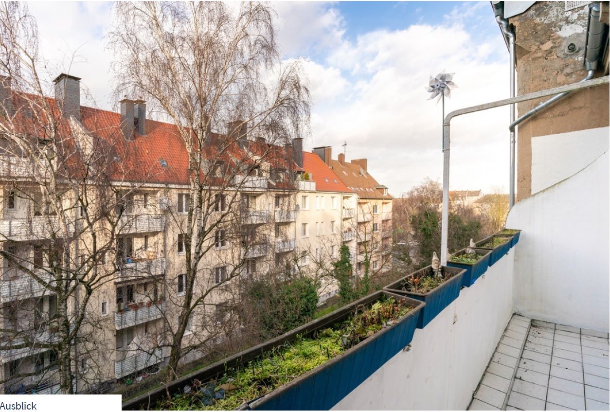 Nice 2 Room Apartment With Balcony And Large Bathroom In A Quiet Street - 1