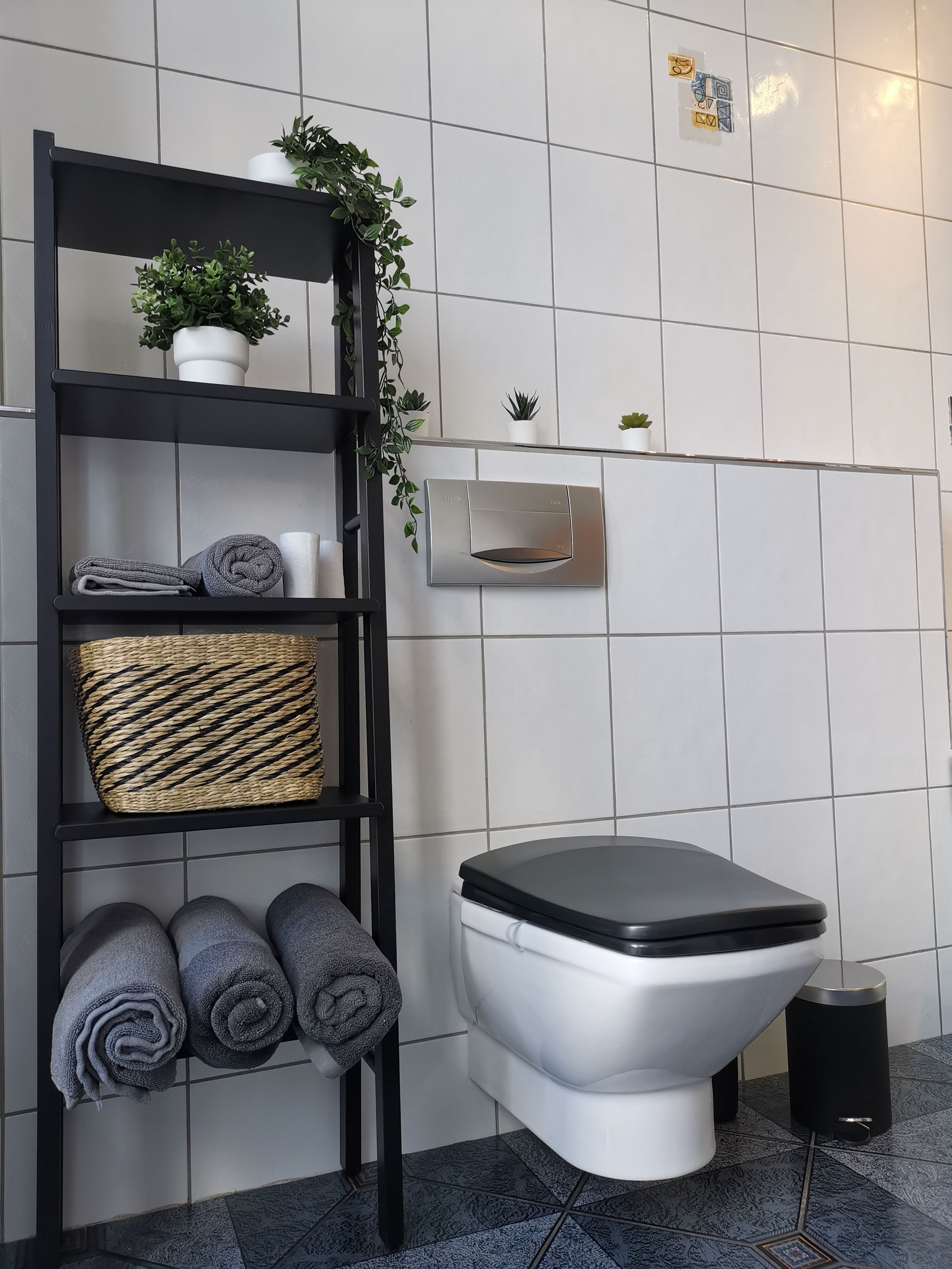 Nice 2 Room Apartment With Balcony And Large Bathroom In A Quiet Street - 11