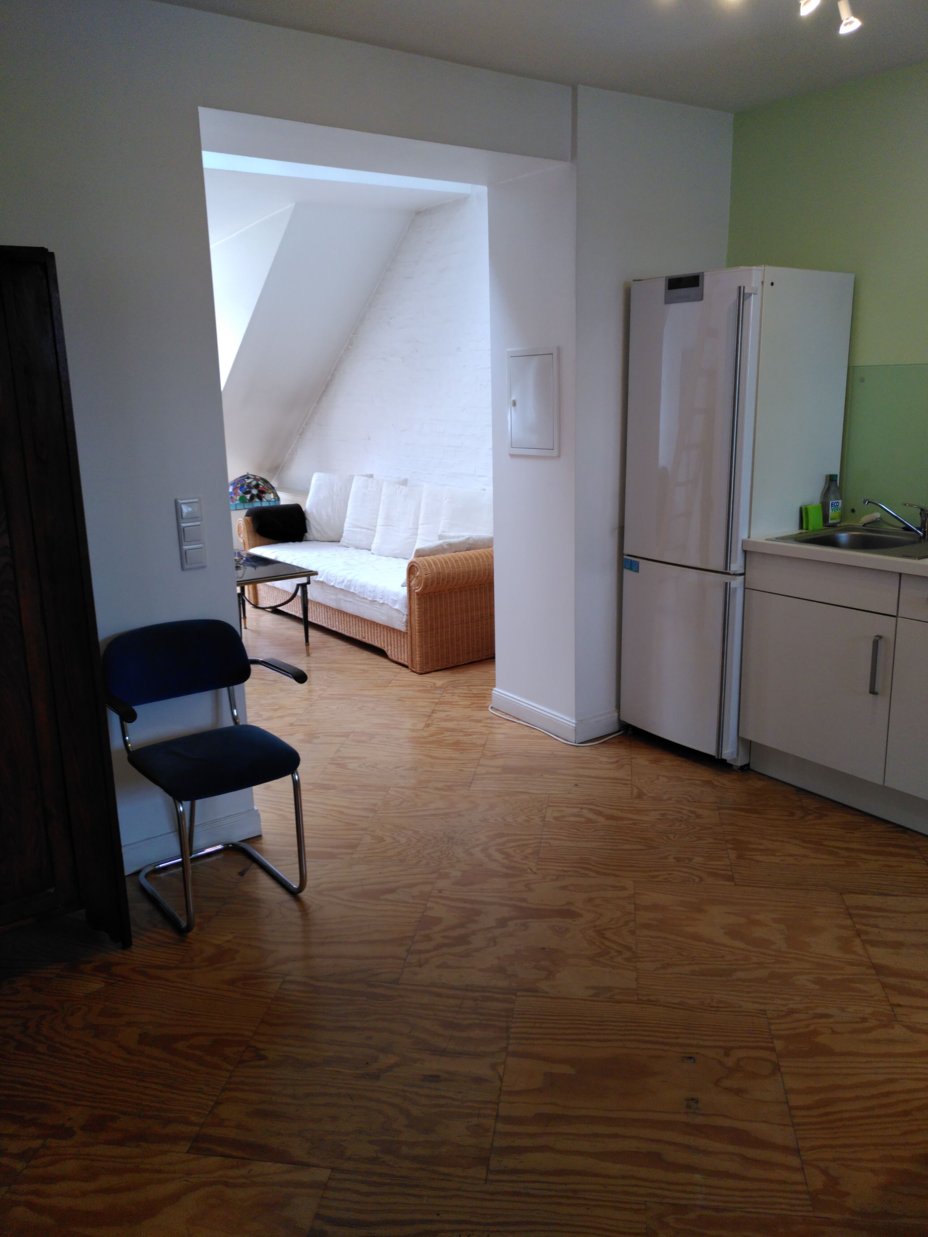 Bright Attic Apartment With West Balcony In Central Location In Bonn Weststadt - Bright attic apartment with west balcony in central location in Bonn Weststadt - Gallery - 9