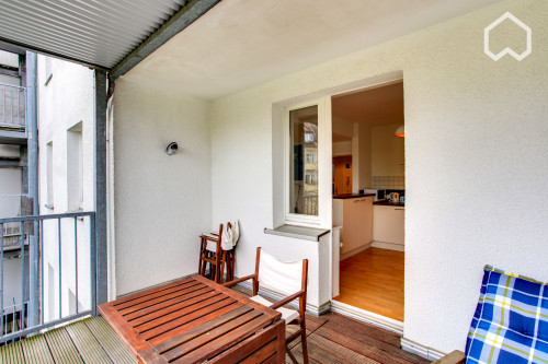 Awesome, spacious home located in Düsseldorf with parking