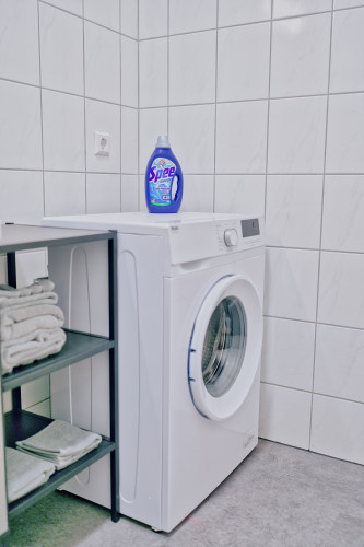 SudenburgNest: Modern, studio apartment in Magdeburg including box spring bed, Netflix and washing machine