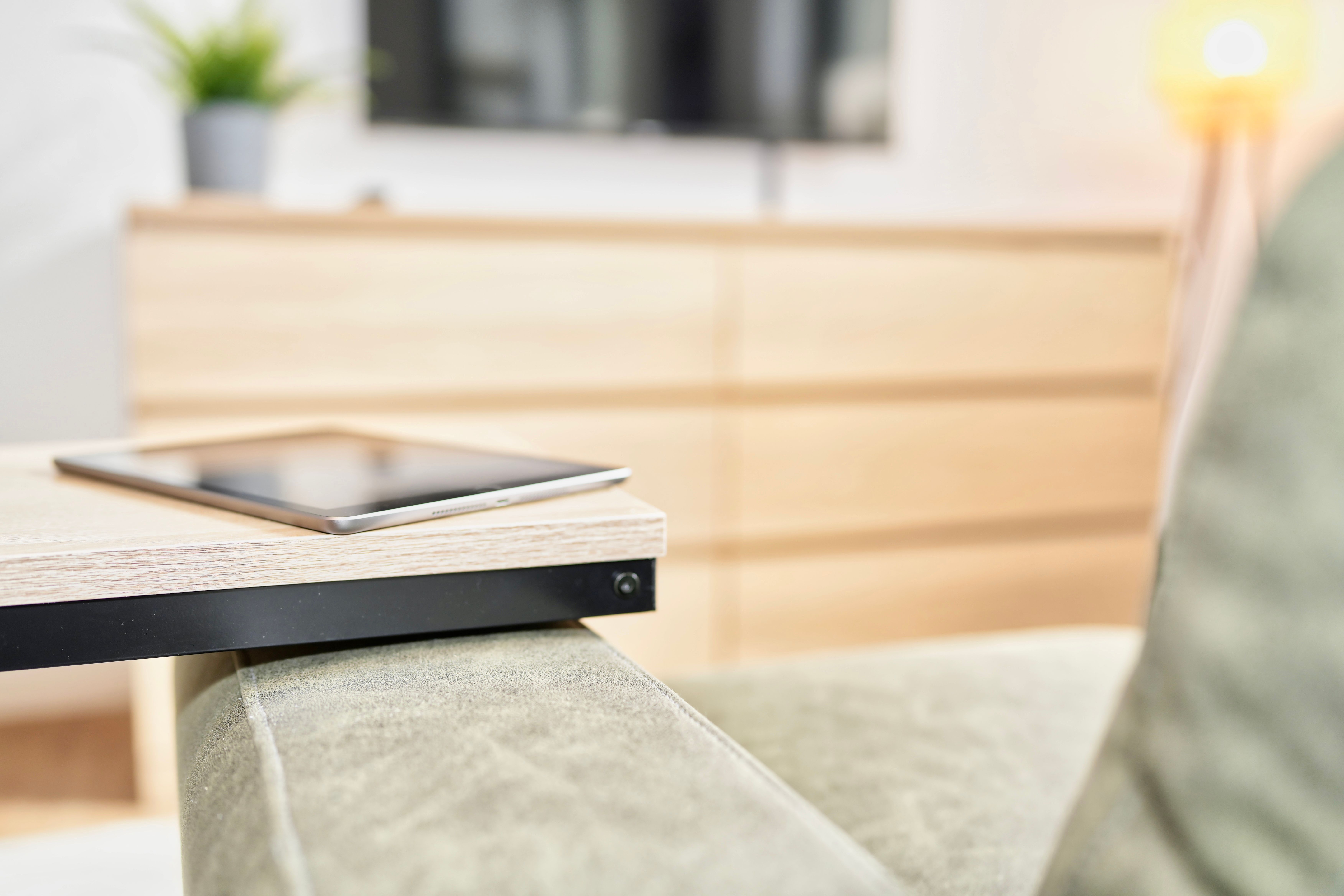  SudenburgNest: Modern, Studio Apartment In Magdeburg Including Box Spring Bed, Netflix And Washing M  -  SudenburgNest: Modern, studio apartment in Magdeburg including box spring bed, Netflix and washing machine  - Gallery -  18