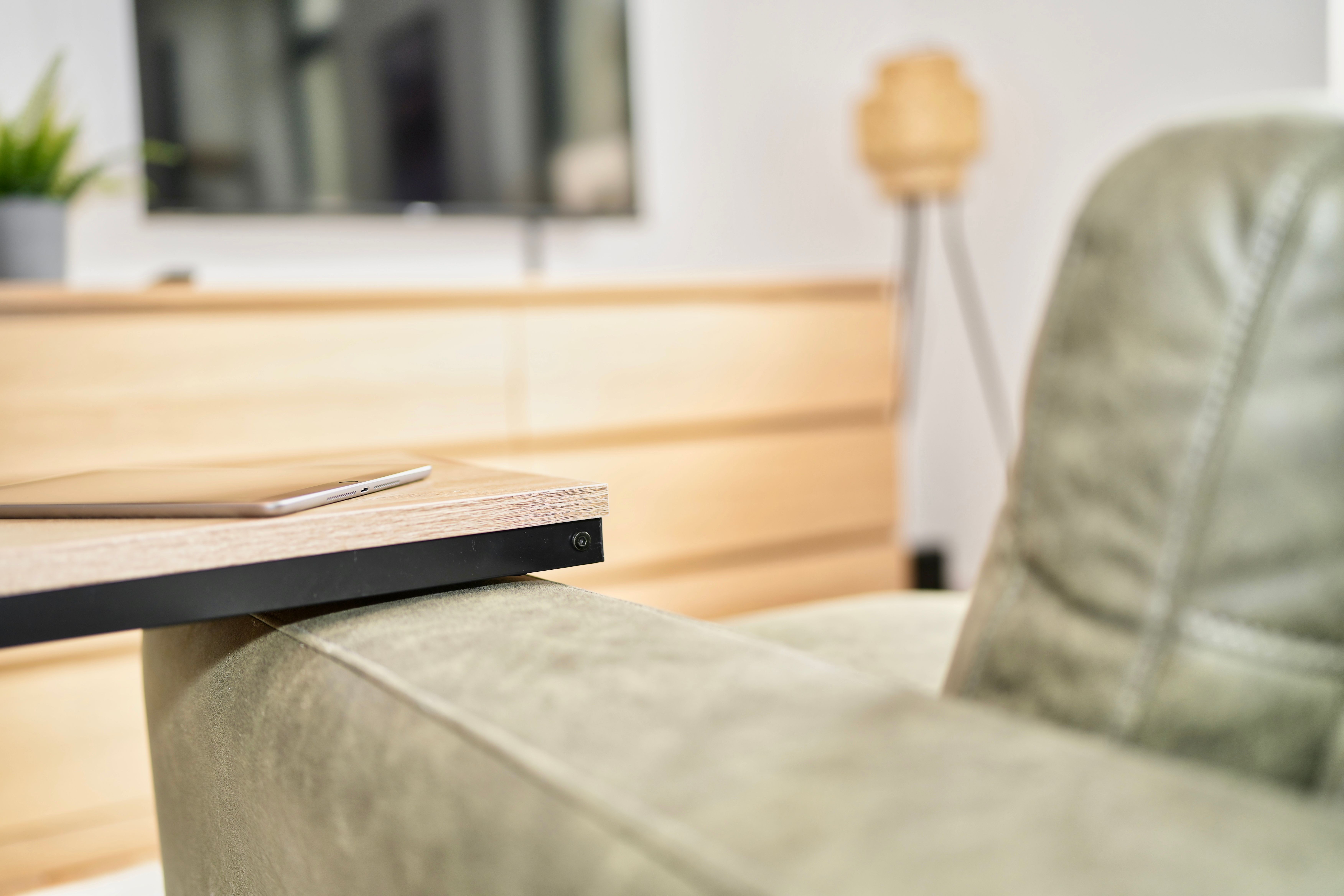  SudenburgNest: Modern, Studio Apartment In Magdeburg Including Box Spring Bed, Netflix And Washing M  -  SudenburgNest: Modern, studio apartment in Magdeburg including box spring bed, Netflix and washing machine  - Gallery -  14