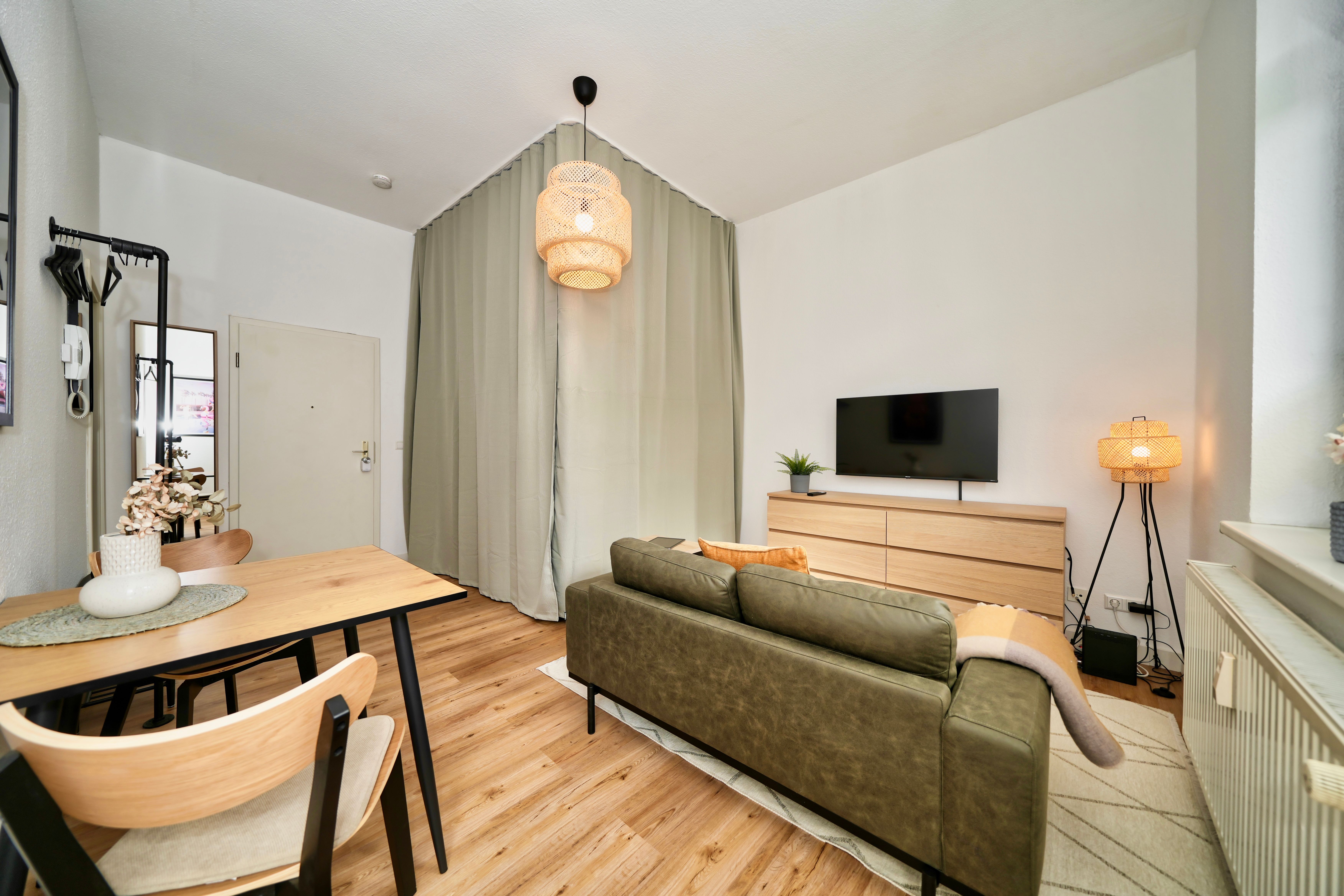  SudenburgNest: Modern, Studio Apartment In Magdeburg Including Box Spring Bed, Netflix And Washing M  -  SudenburgNest: Modern, studio apartment in Magdeburg including box spring bed, Netflix and washing machine  - Gallery -  28
