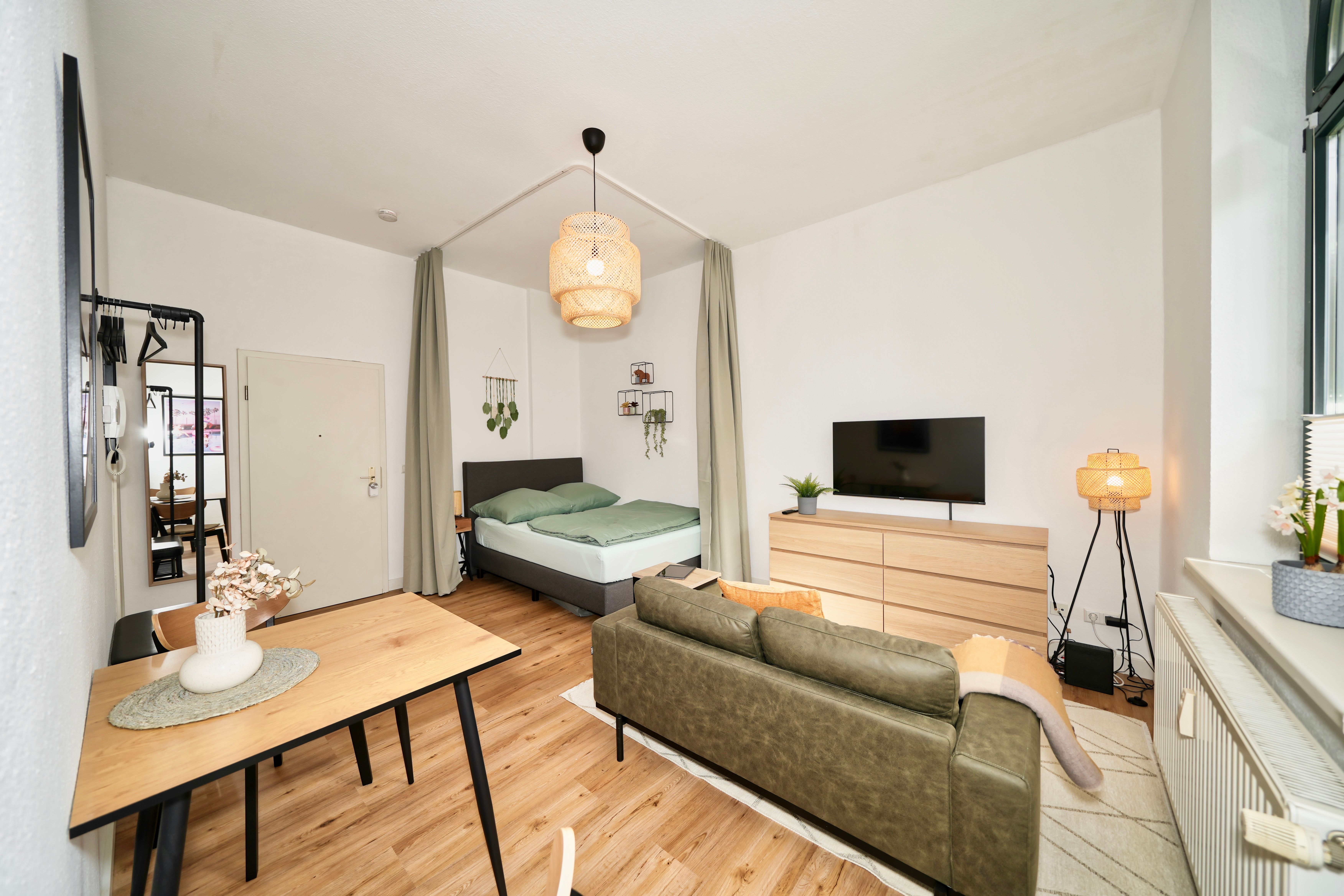 SudenburgNest: Modern, Studio Apartment In Magdeburg Including Box Spring Bed, Netflix And Washing M  -  SudenburgNest: Modern, studio apartment in Magdeburg including box spring bed, Netflix and washing machine  - Gallery -  22