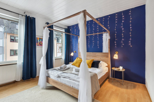 Canopy Bed l 4 BDR l Vintage Vibes – ZachaStay - Gallery - 28