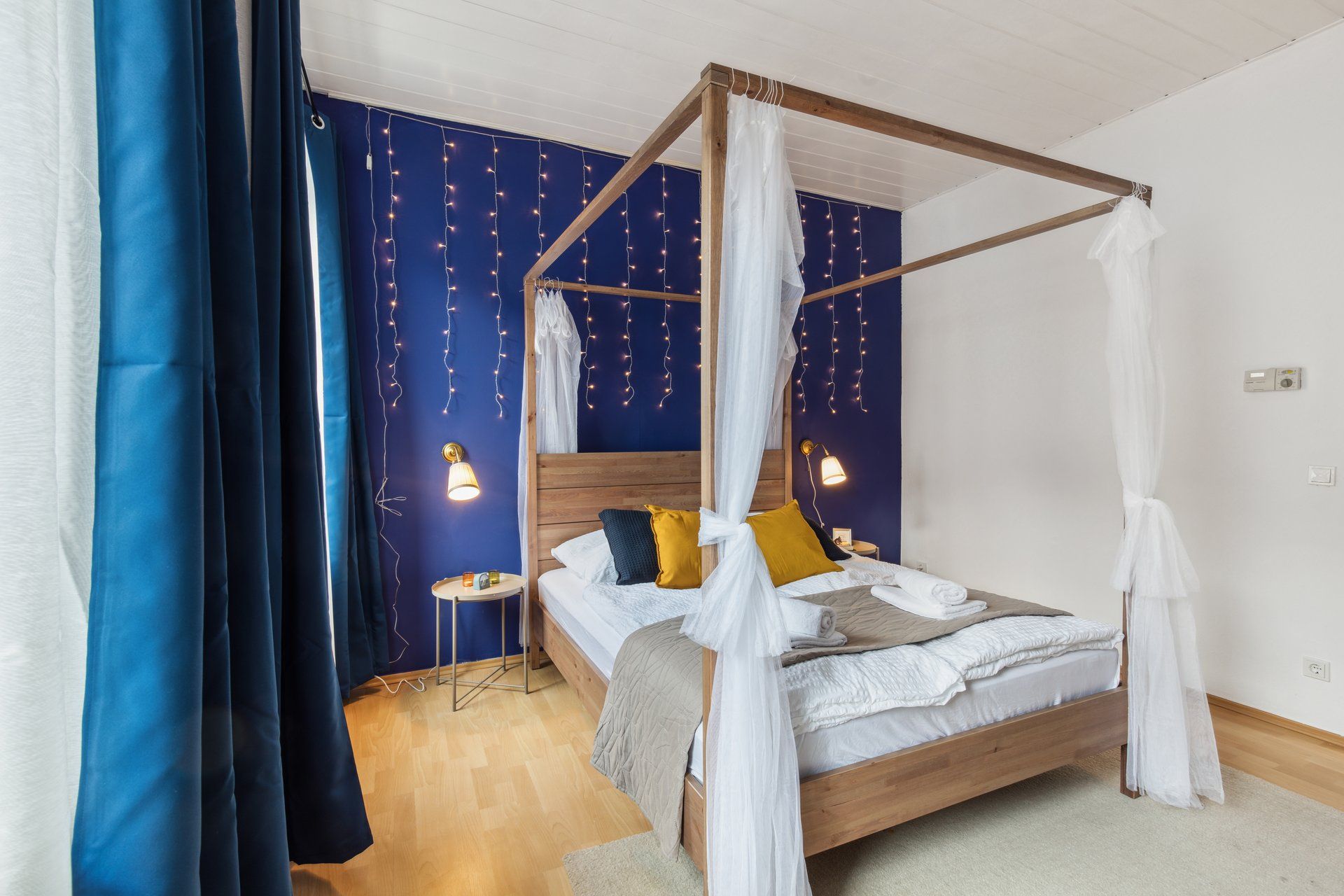 Canopy Bed L 4 BDR L Vintage Vibes – ZachaStay - 30
