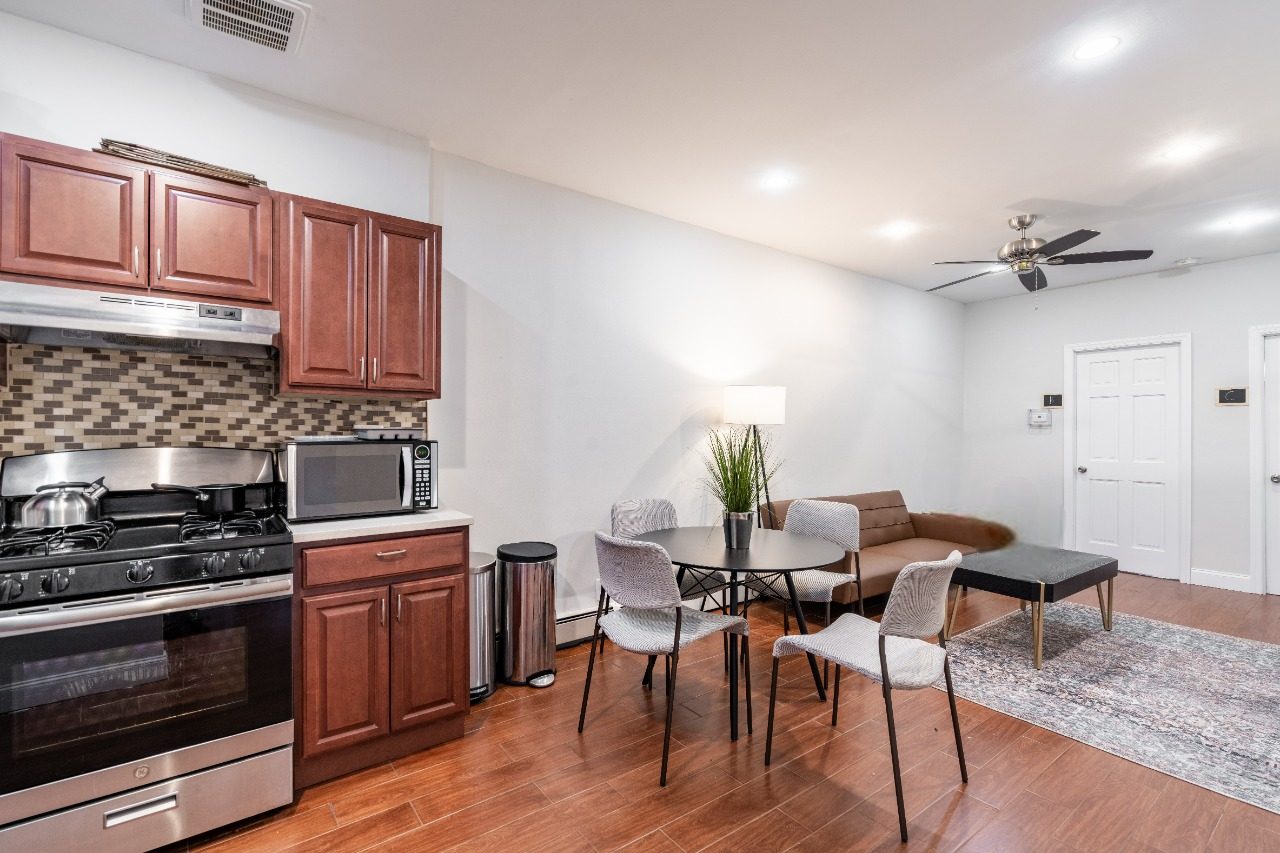  #964: Bedford-Stuyvesant - Queen Bedroom A  -  #964: Bedford-Stuyvesant  - Gallery -  12