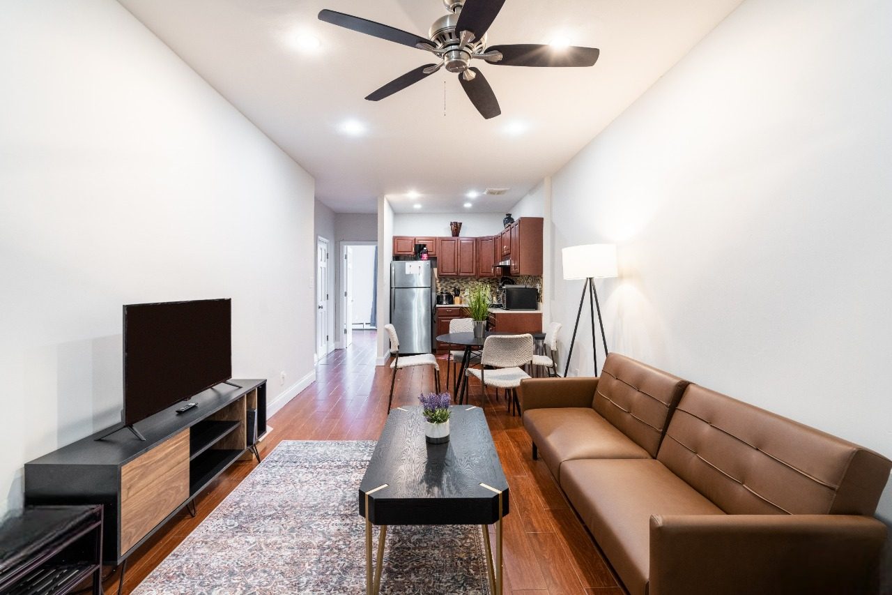  #964: Bedford-Stuyvesant - Queen Bedroom A  -  #964: Bedford-Stuyvesant  - Gallery -  7