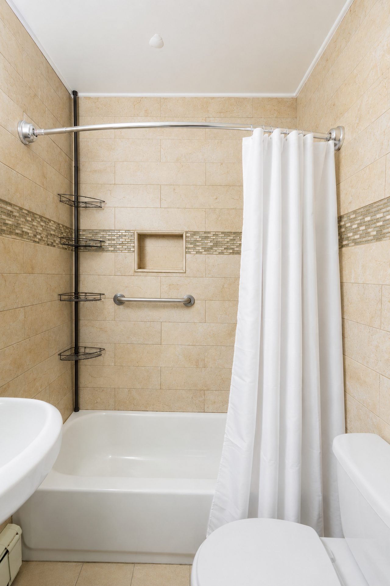 #964: Bedford-Stuyvesant - Queen Bedroom A - 2