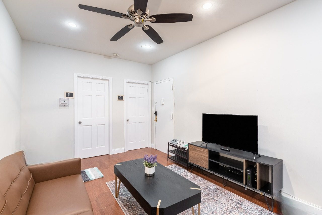  #964: Bedford-Stuyvesant - Queen Bedroom A  -  #964: Bedford-Stuyvesant  - Gallery -  5