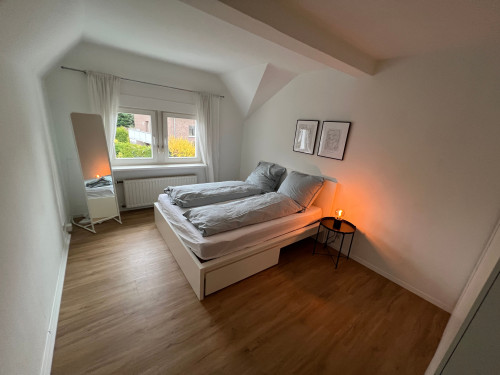 Beautiful house with sunny roof terrace on the outskirts of Cologne. Excellent connections to Cologne city centre & trade fair. - Gallery - 7