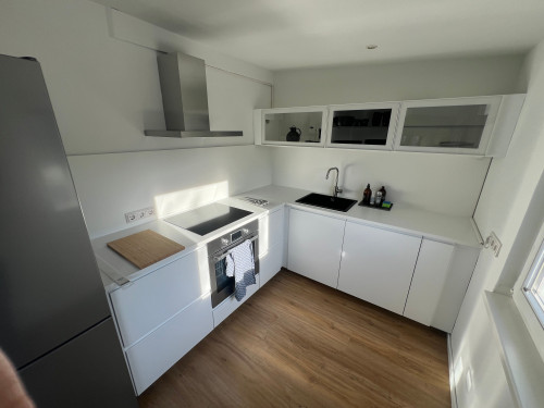 Beautiful house with sunny roof terrace on the outskirts of Cologne. Excellent connections to Cologne city centre & trade fair.