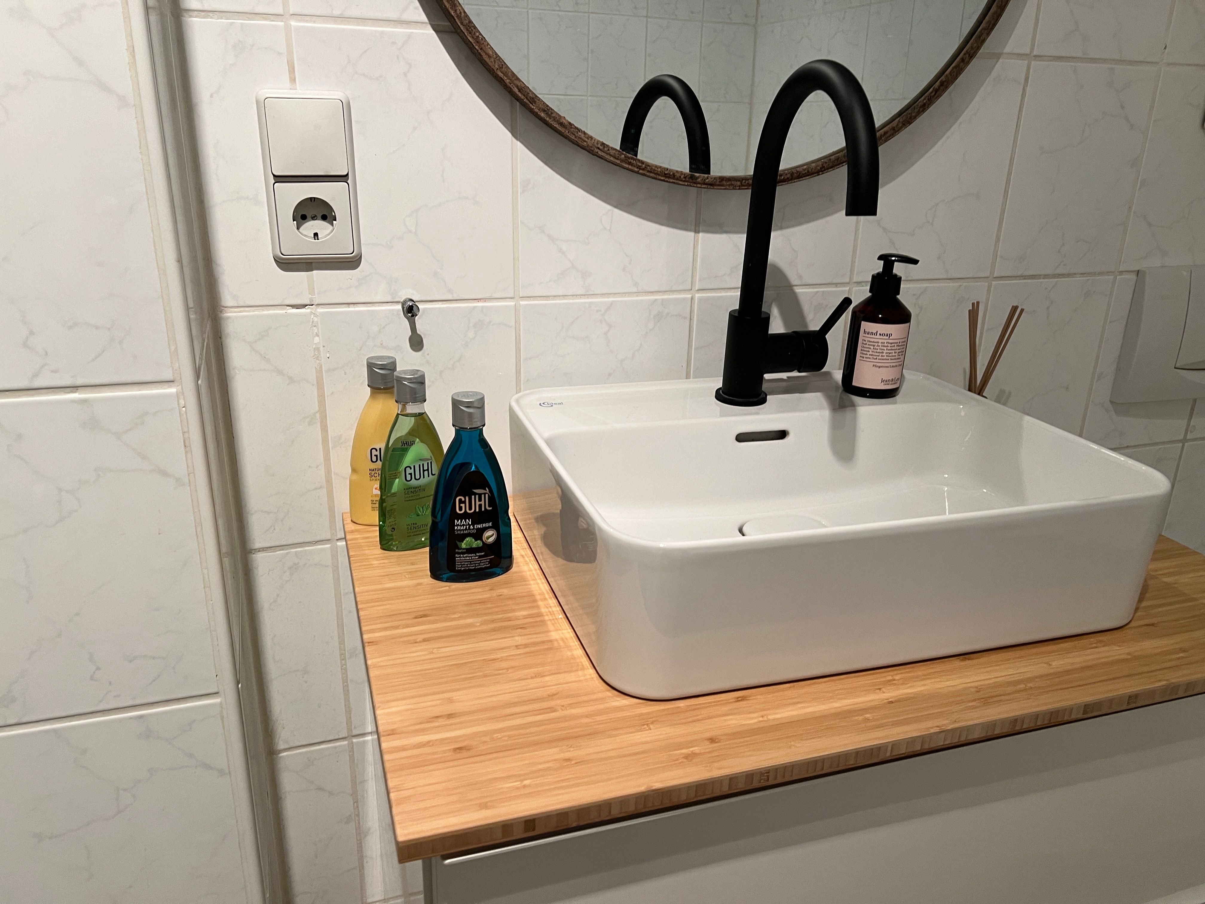  Beautiful House With Sunny Roof Terrace On The Outskirts Of Cologne. Excellent Connections To Cologn  -  Beautiful house with sunny roof terrace on the outskirts of Cologne. Excellent connections to Cologne city centre & trade fair.  - Gallery -  1