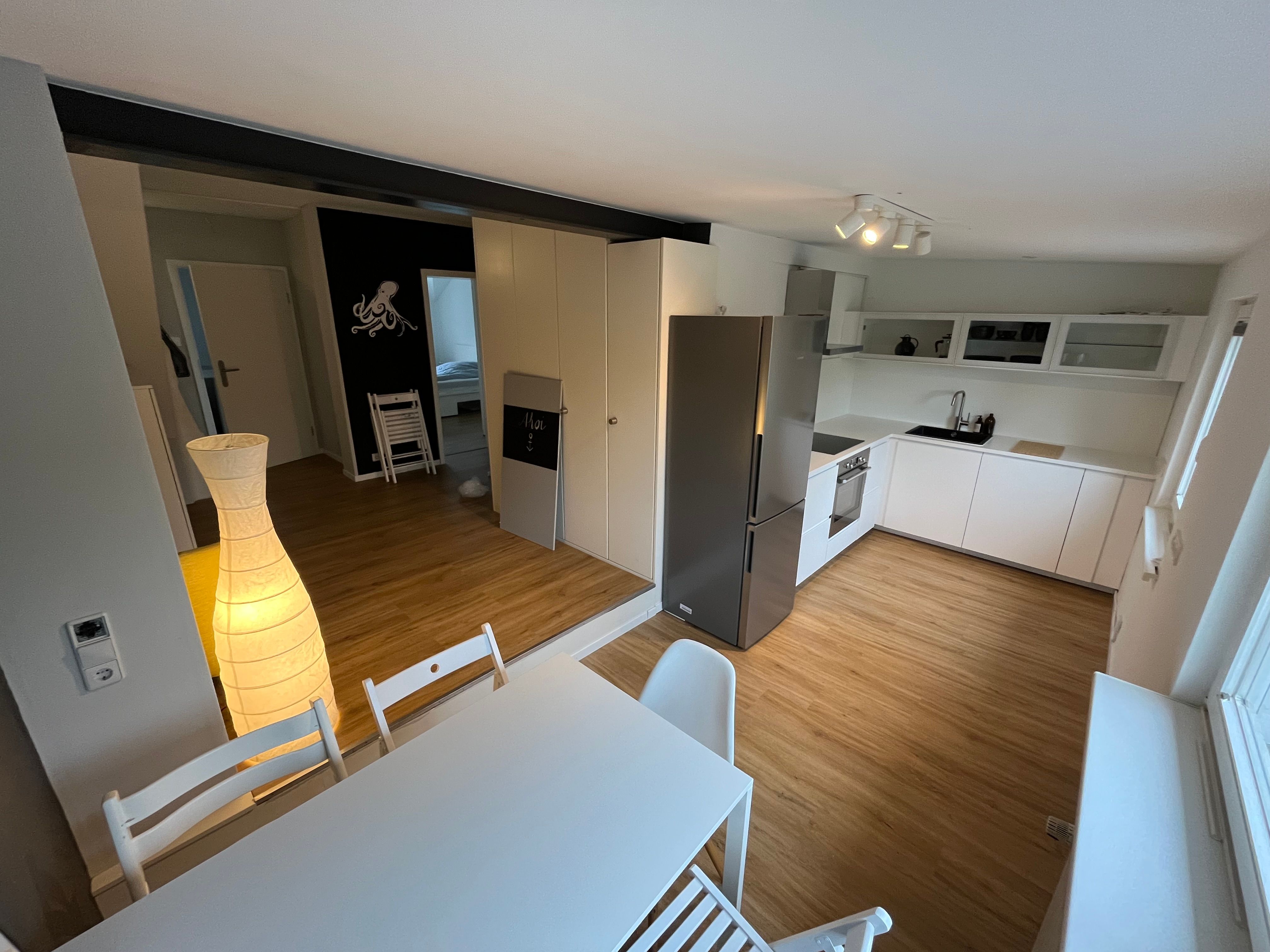  Beautiful House With Sunny Roof Terrace On The Outskirts Of Cologne. Excellent Connections To Cologn  -  Beautiful house with sunny roof terrace on the outskirts of Cologne. Excellent connections to Cologne city centre & trade fair.  - Gallery -  56