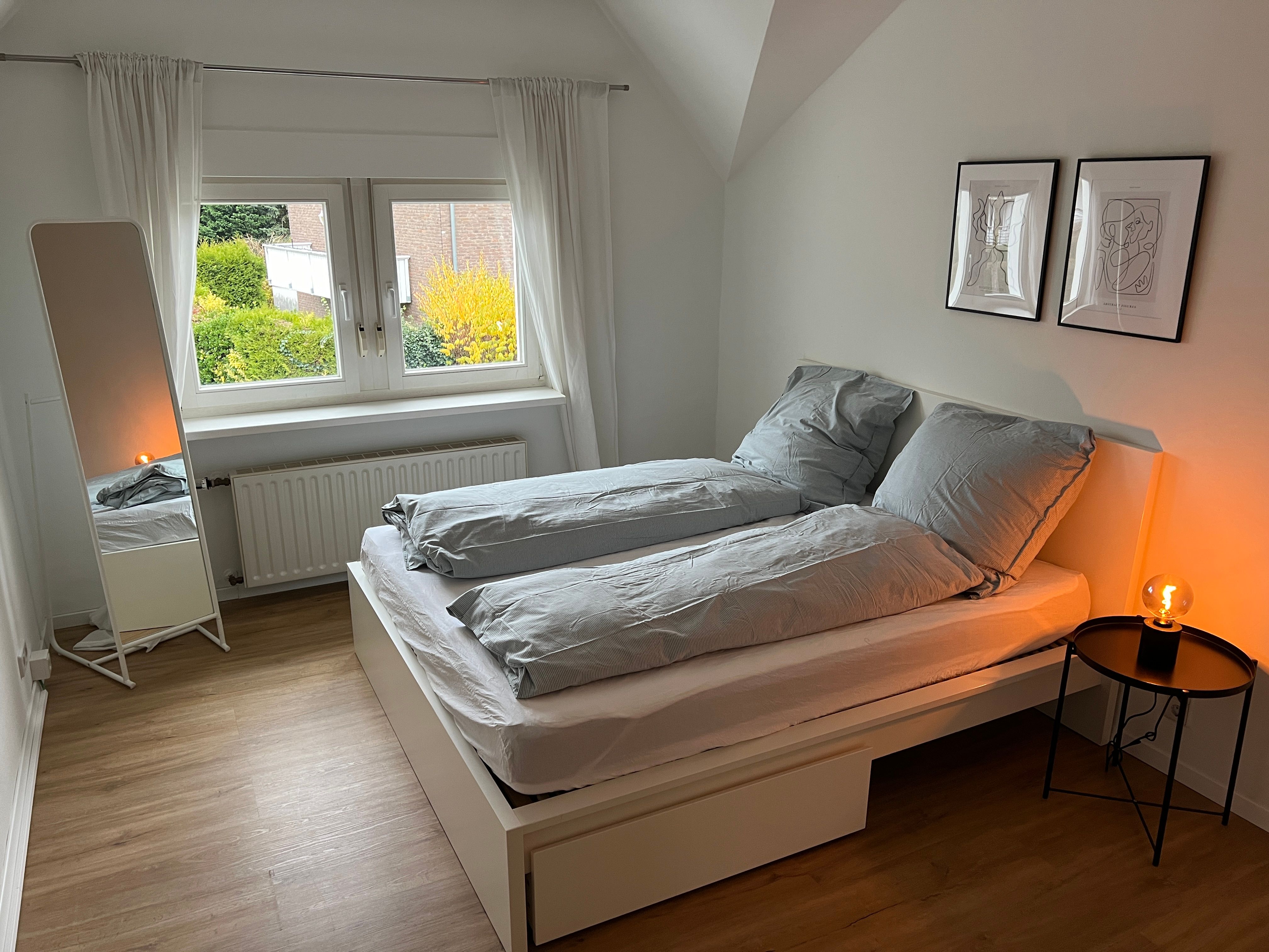  Beautiful House With Sunny Roof Terrace On The Outskirts Of Cologne. Excellent Connections To Cologn  -  Beautiful house with sunny roof terrace on the outskirts of Cologne. Excellent connections to Cologne city centre & trade fair.  - Gallery -  25