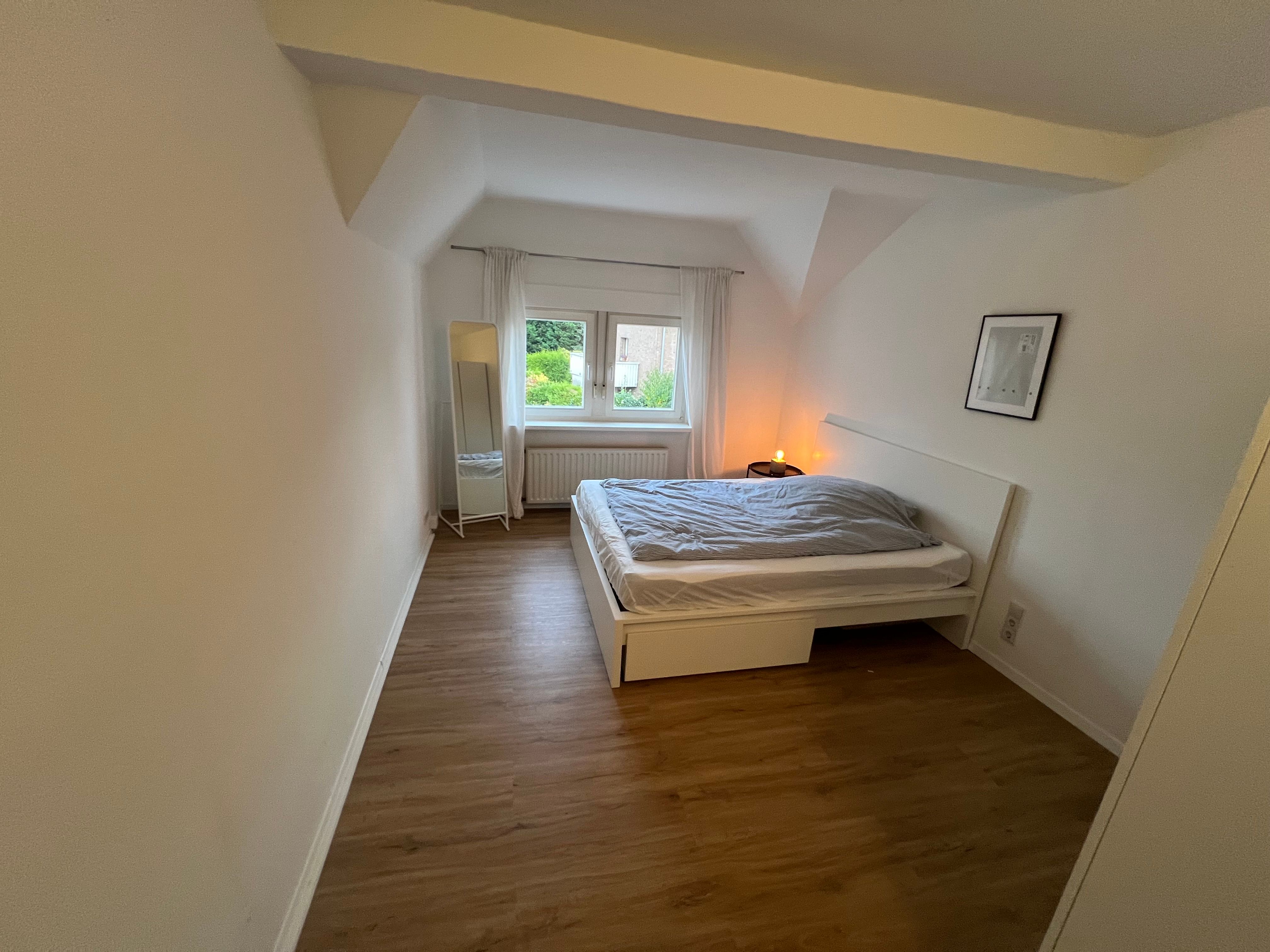  Beautiful House With Sunny Roof Terrace On The Outskirts Of Cologne. Excellent Connections To Cologn  -  Beautiful house with sunny roof terrace on the outskirts of Cologne. Excellent connections to Cologne city centre & trade fair.  - Gallery -  27