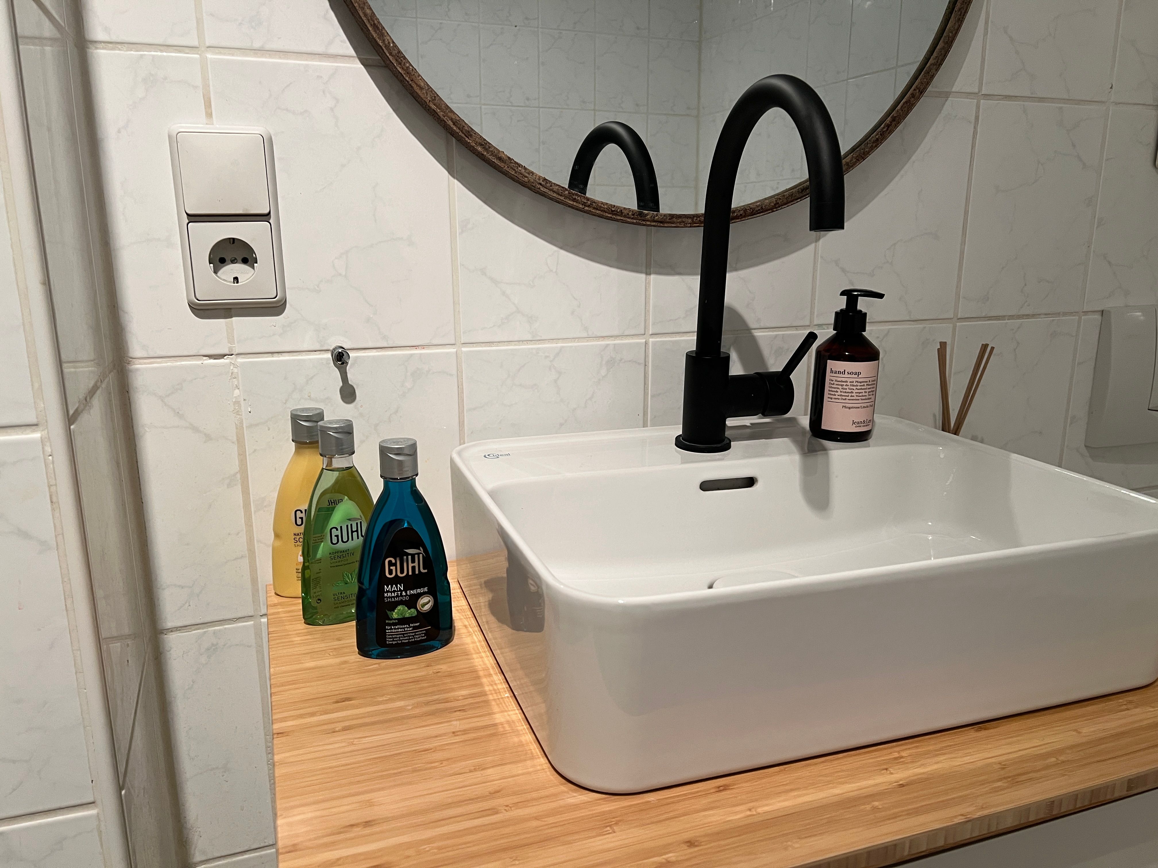  Beautiful House With Sunny Roof Terrace On The Outskirts Of Cologne. Excellent Connections To Cologn  -  Beautiful house with sunny roof terrace on the outskirts of Cologne. Excellent connections to Cologne city centre & trade fair.  - Gallery -  11