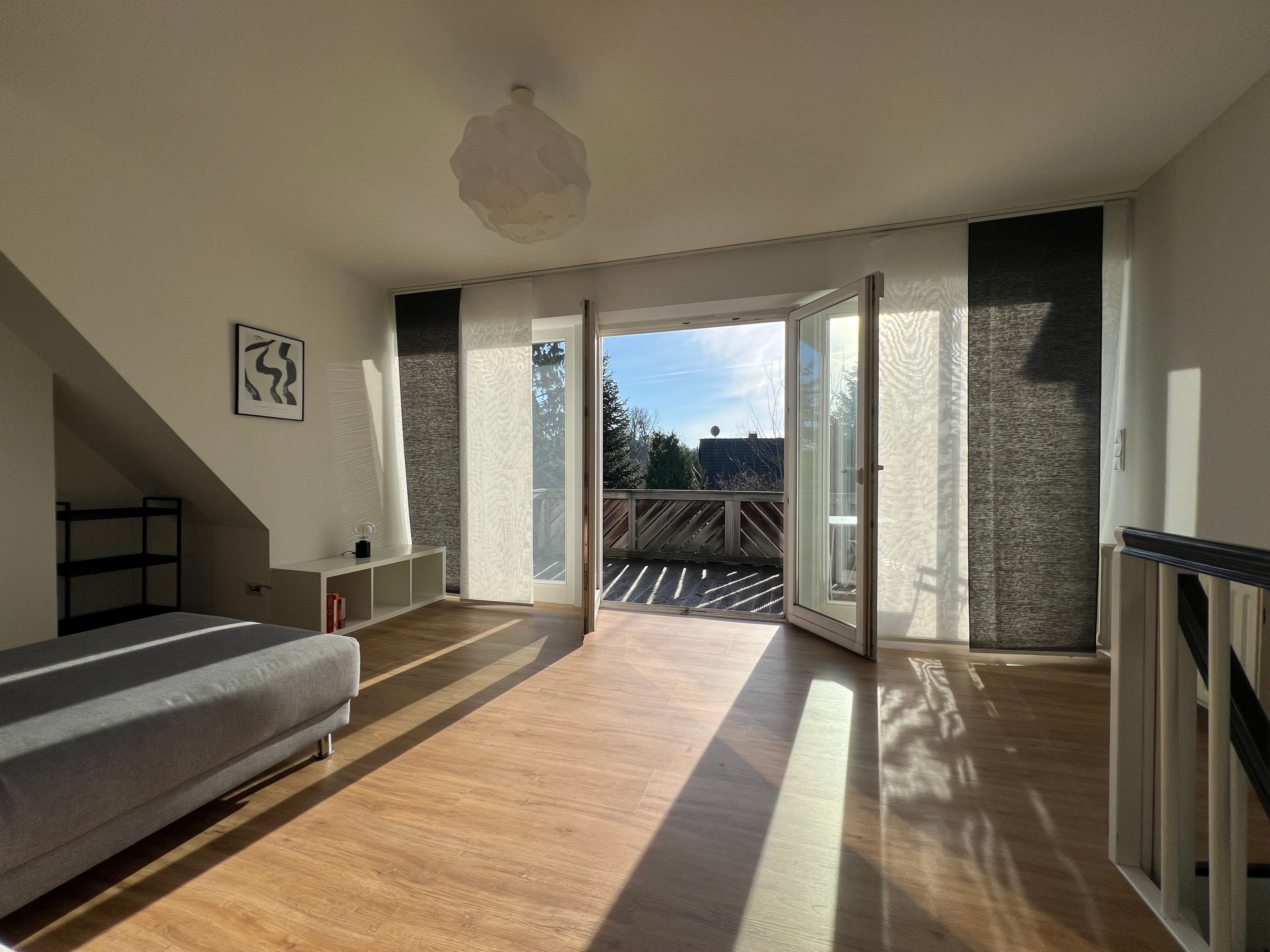  Beautiful House With Sunny Roof Terrace On The Outskirts Of Cologne. Excellent Connections To Cologn  -  Beautiful house with sunny roof terrace on the outskirts of Cologne. Excellent connections to Cologne city centre & trade fair.  - Gallery -  53