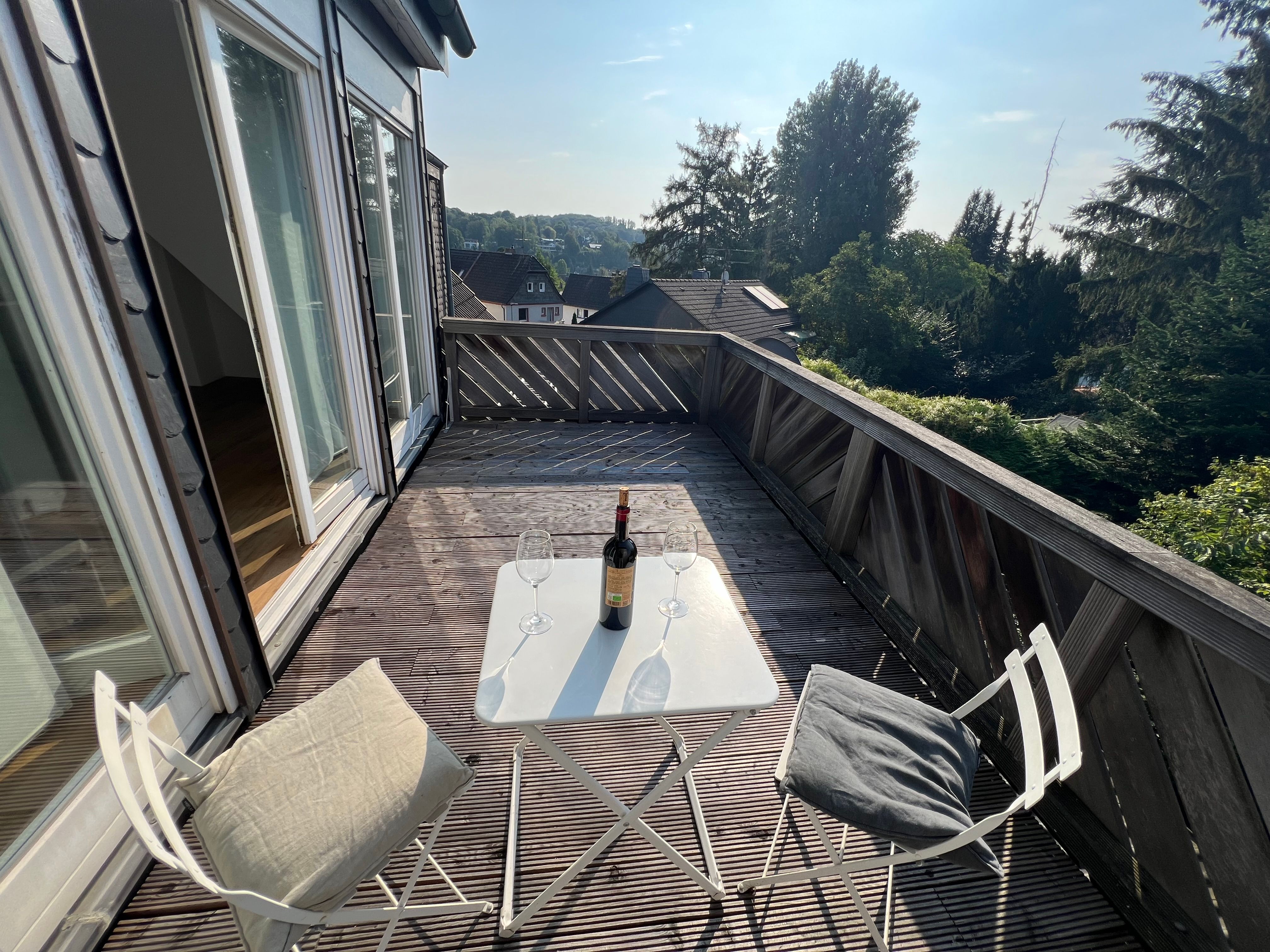  Beautiful House With Sunny Roof Terrace On The Outskirts Of Cologne. Excellent Connections To Cologn  -  Beautiful house with sunny roof terrace on the outskirts of Cologne. Excellent connections to Cologne city centre & trade fair.  - Gallery -  38