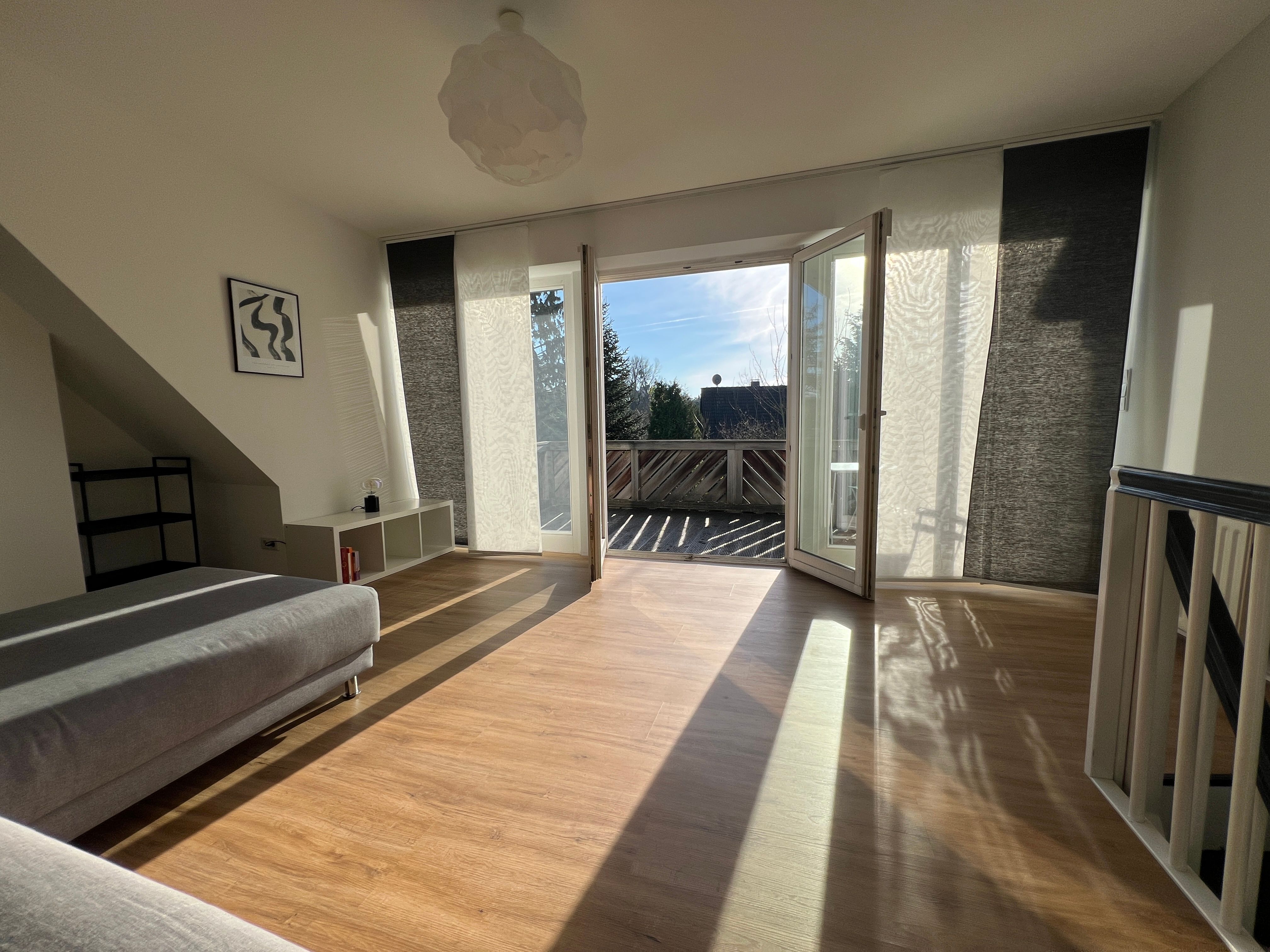  Beautiful House With Sunny Roof Terrace On The Outskirts Of Cologne. Excellent Connections To Cologn  -  Beautiful house with sunny roof terrace on the outskirts of Cologne. Excellent connections to Cologne city centre & trade fair.  - Gallery -  41
